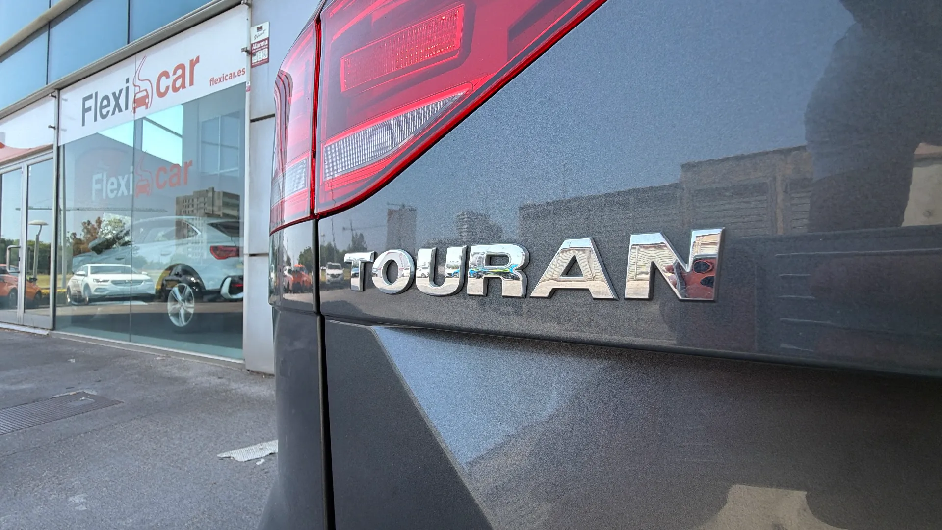 Volkswagen Touran Advance 2.0 TDI DSG - foto 35