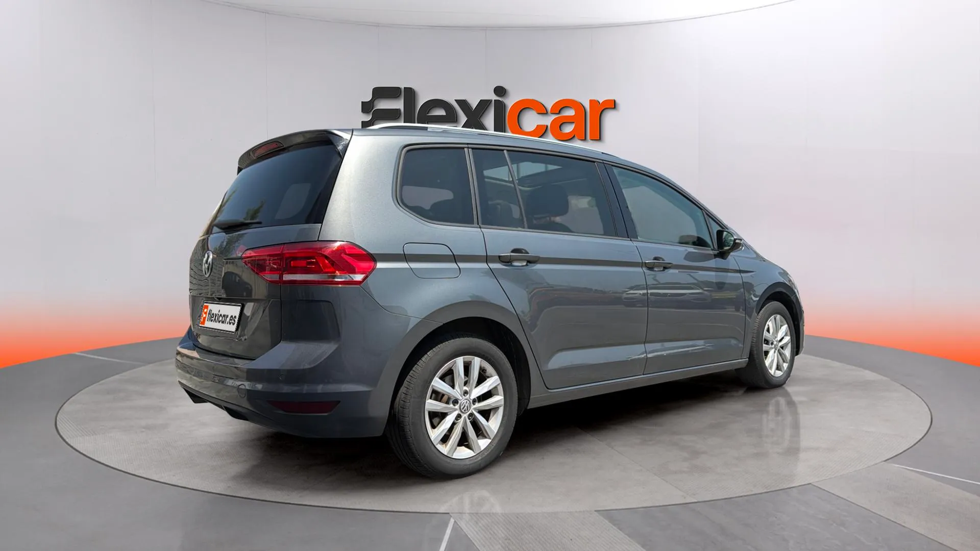 Volkswagen Touran Advance 2.0 TDI DSG - foto 7