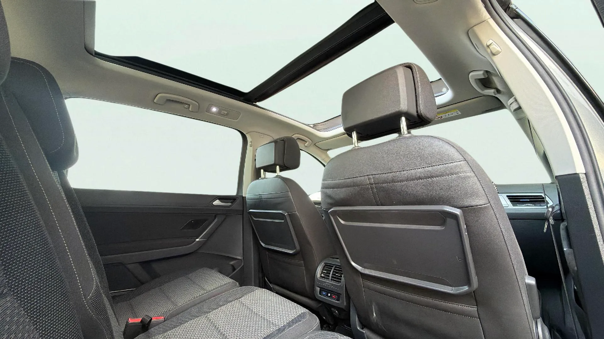 Volkswagen Touran Advance 2.0 TDI DSG - foto 32