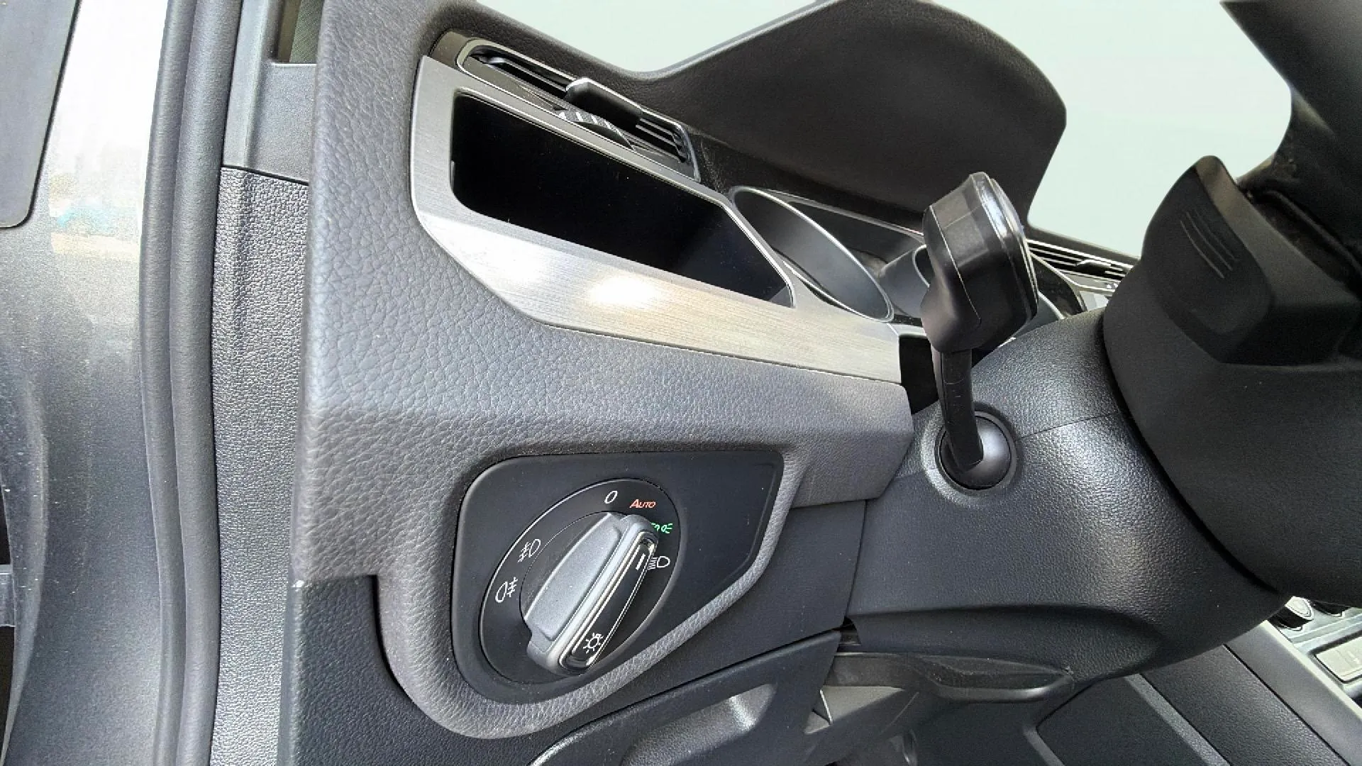 Volkswagen Touran Advance 2.0 TDI DSG - foto 28