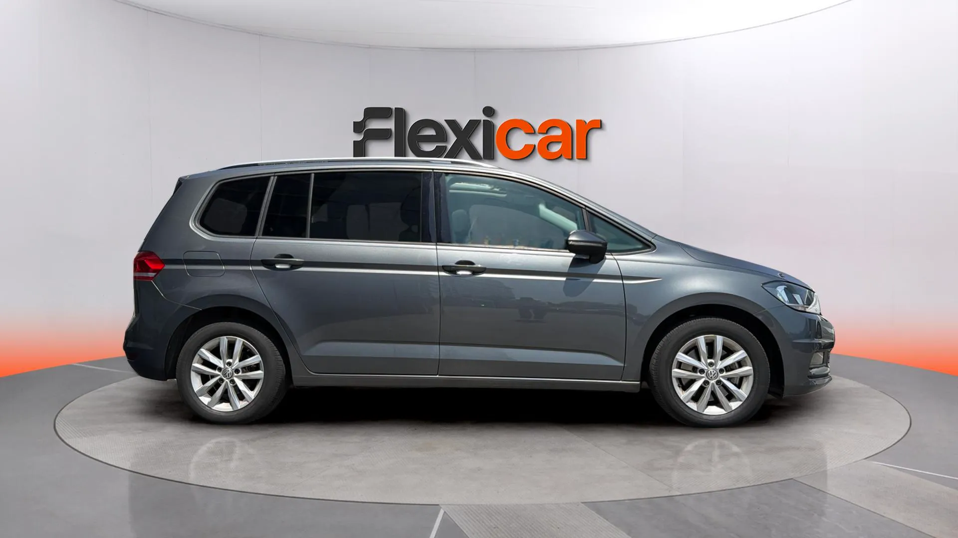 Volkswagen Touran Advance 2.0 TDI DSG - foto 8