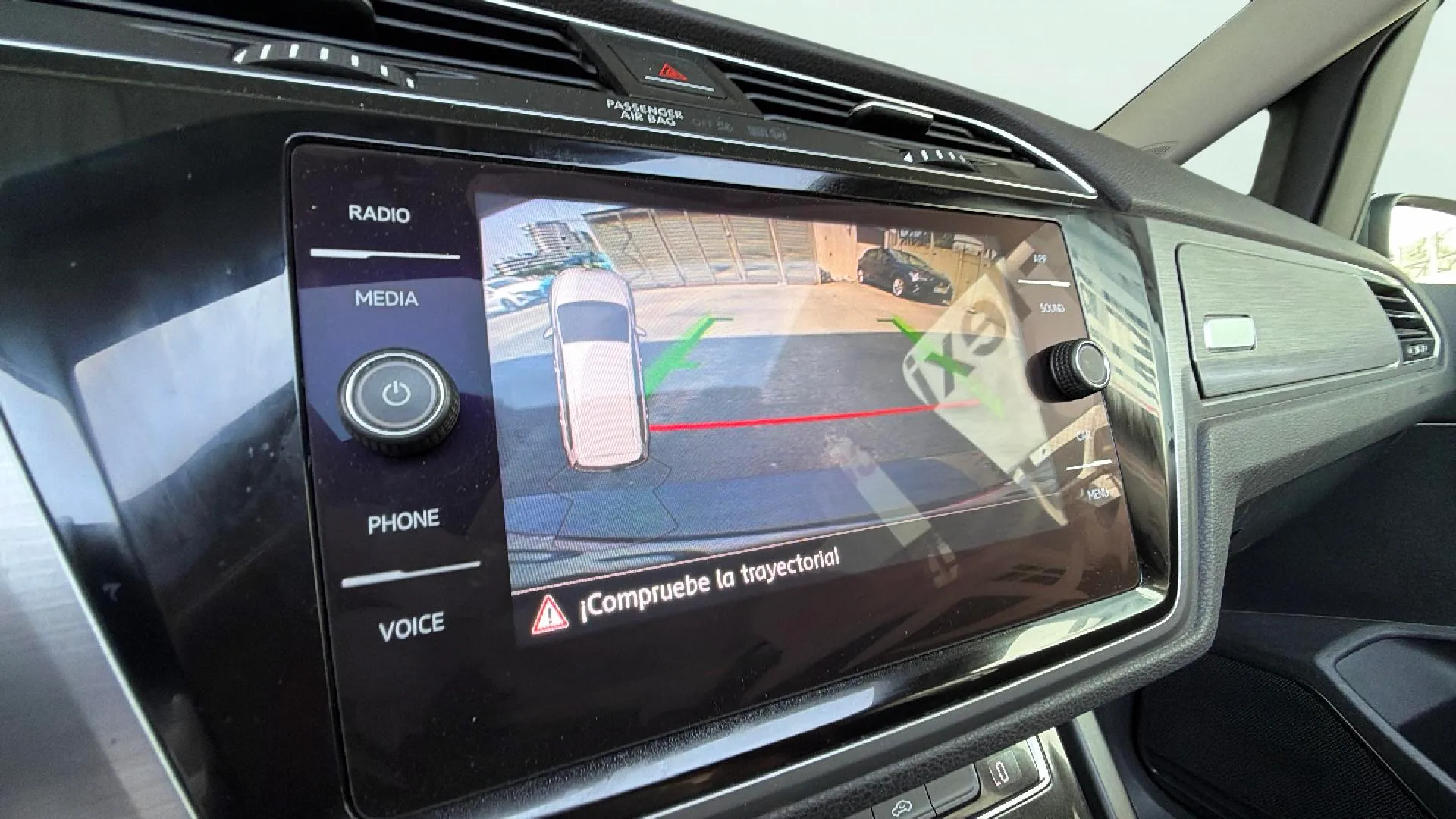 Volkswagen Touran Advance 2.0 TDI DSG - foto 19