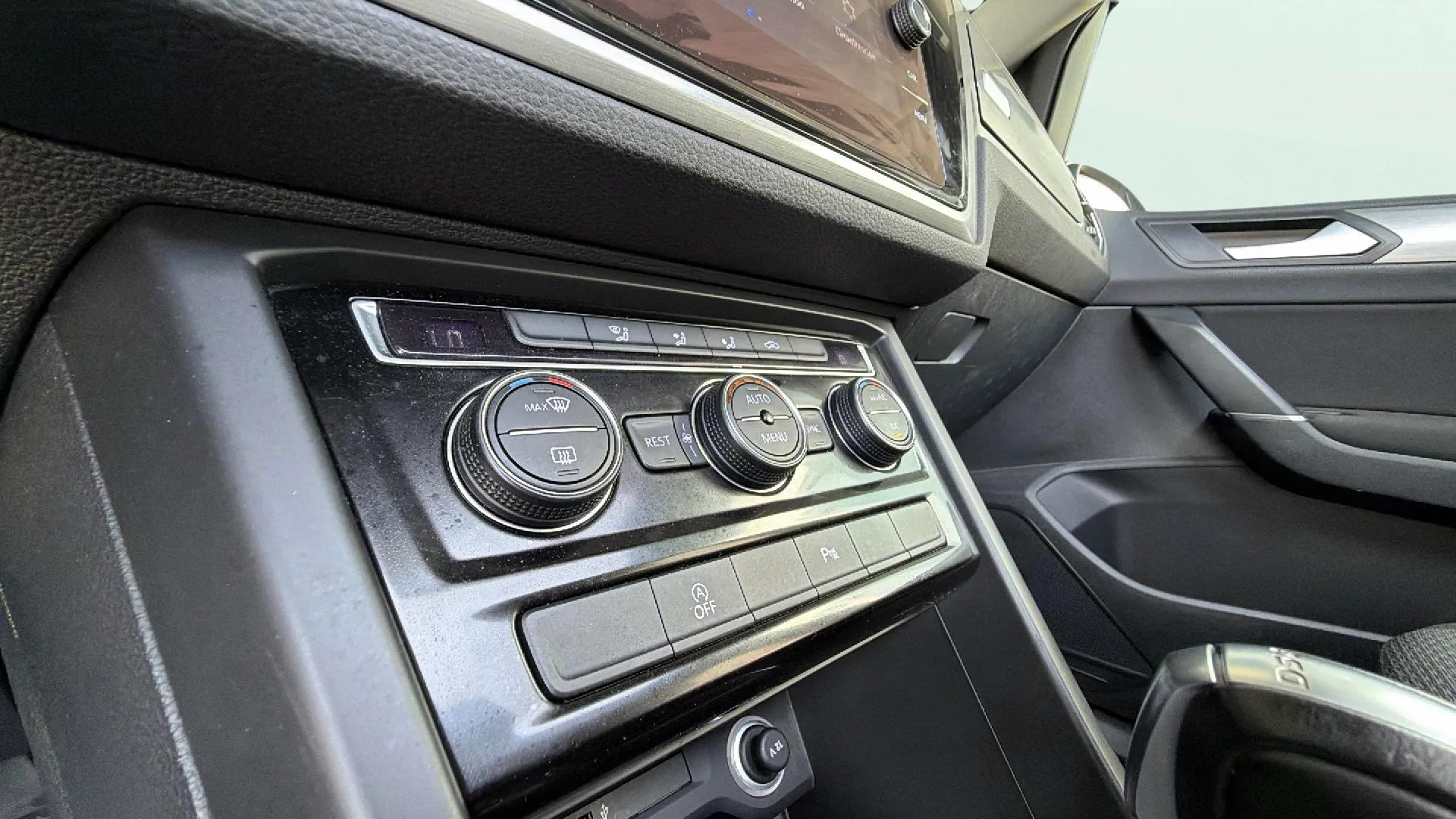 Volkswagen Touran Advance 2.0 TDI DSG - foto 13