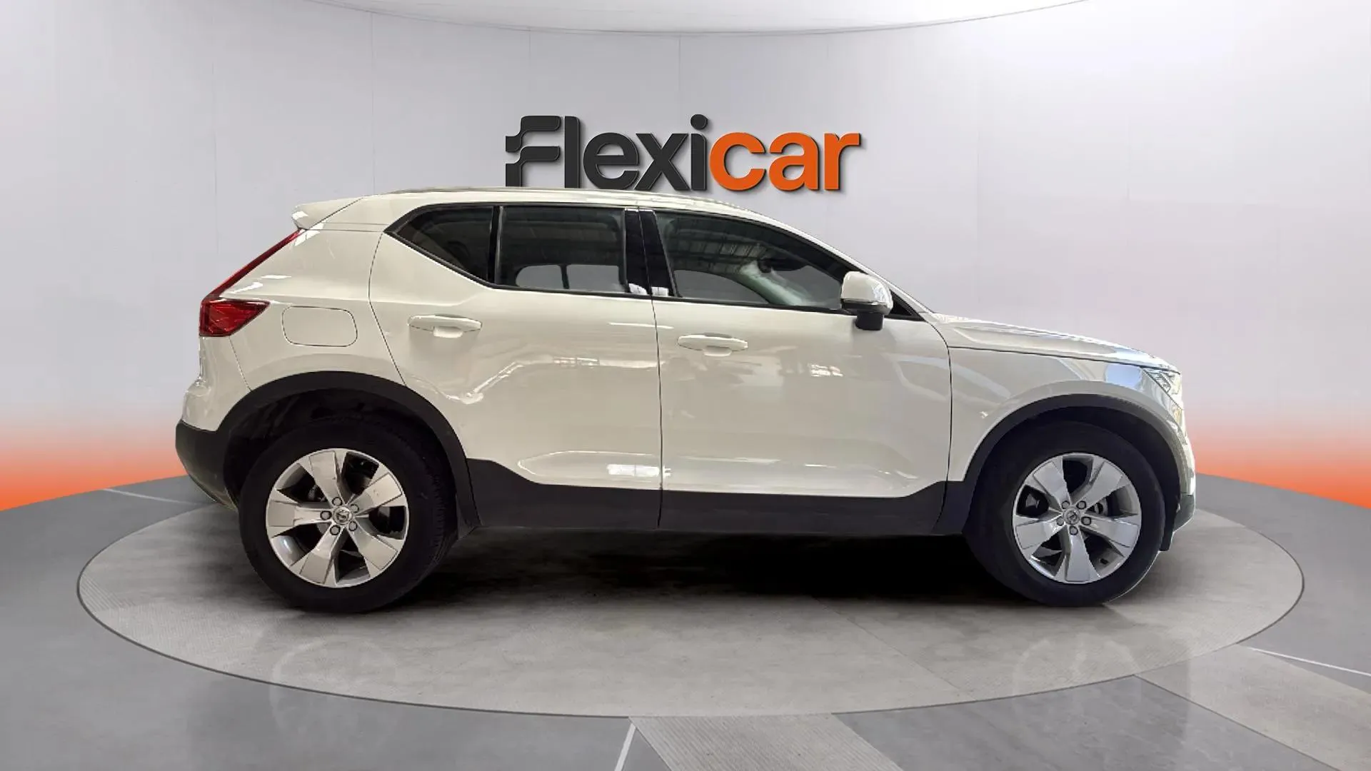 Volvo XC40 2.0 D3 - foto 4