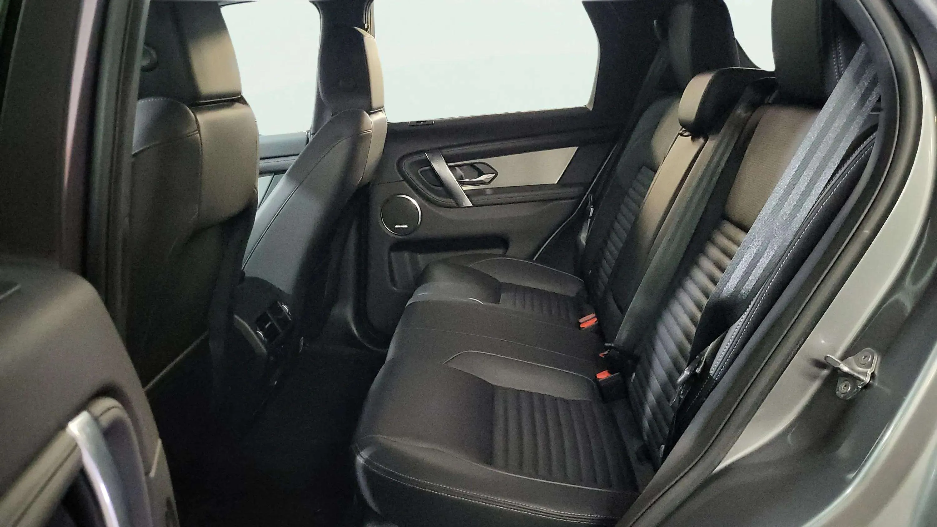 Land Rover Discovery Sport 1.5 I3 PHEV AWD Dynamic SE - foto 8