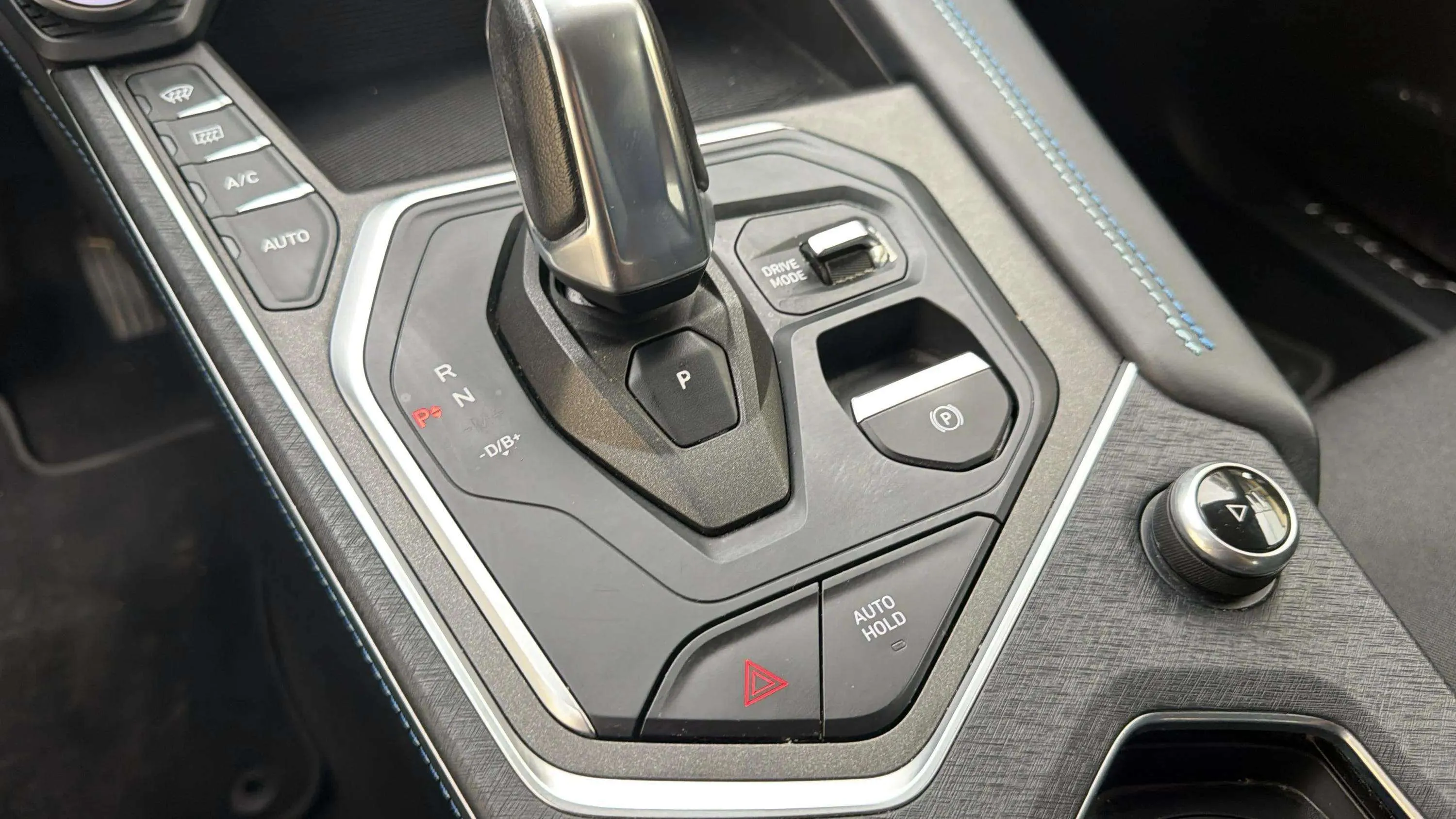 Lynk & Co 01 1.5 PHEV - foto 22