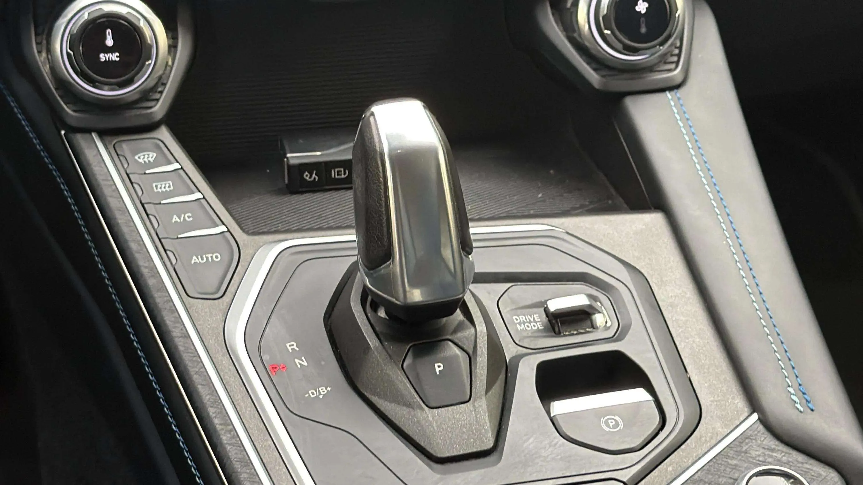 Lynk & Co 01 1.5 PHEV - foto 11