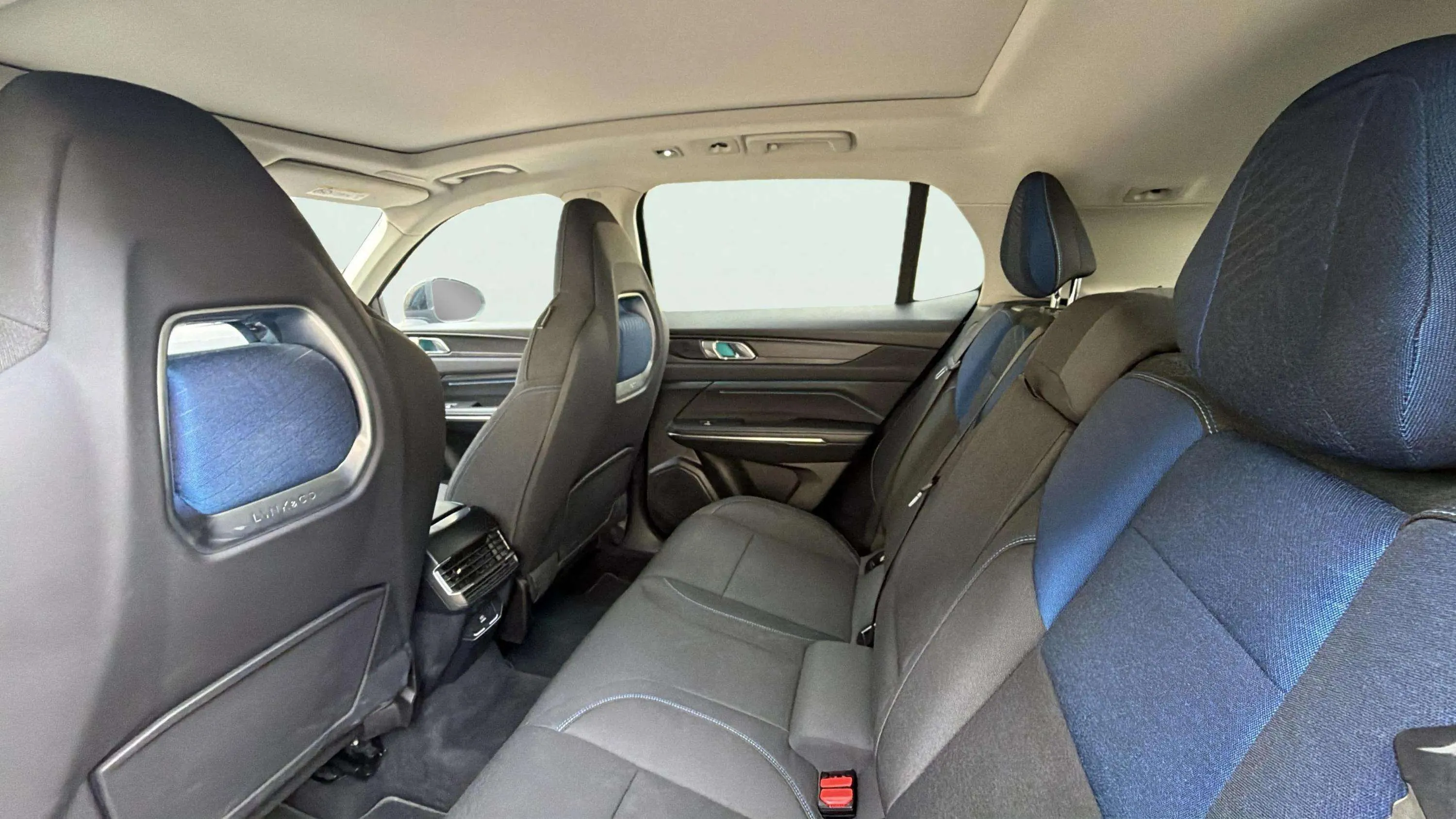 Lynk & Co 01 1.5 PHEV - foto 14