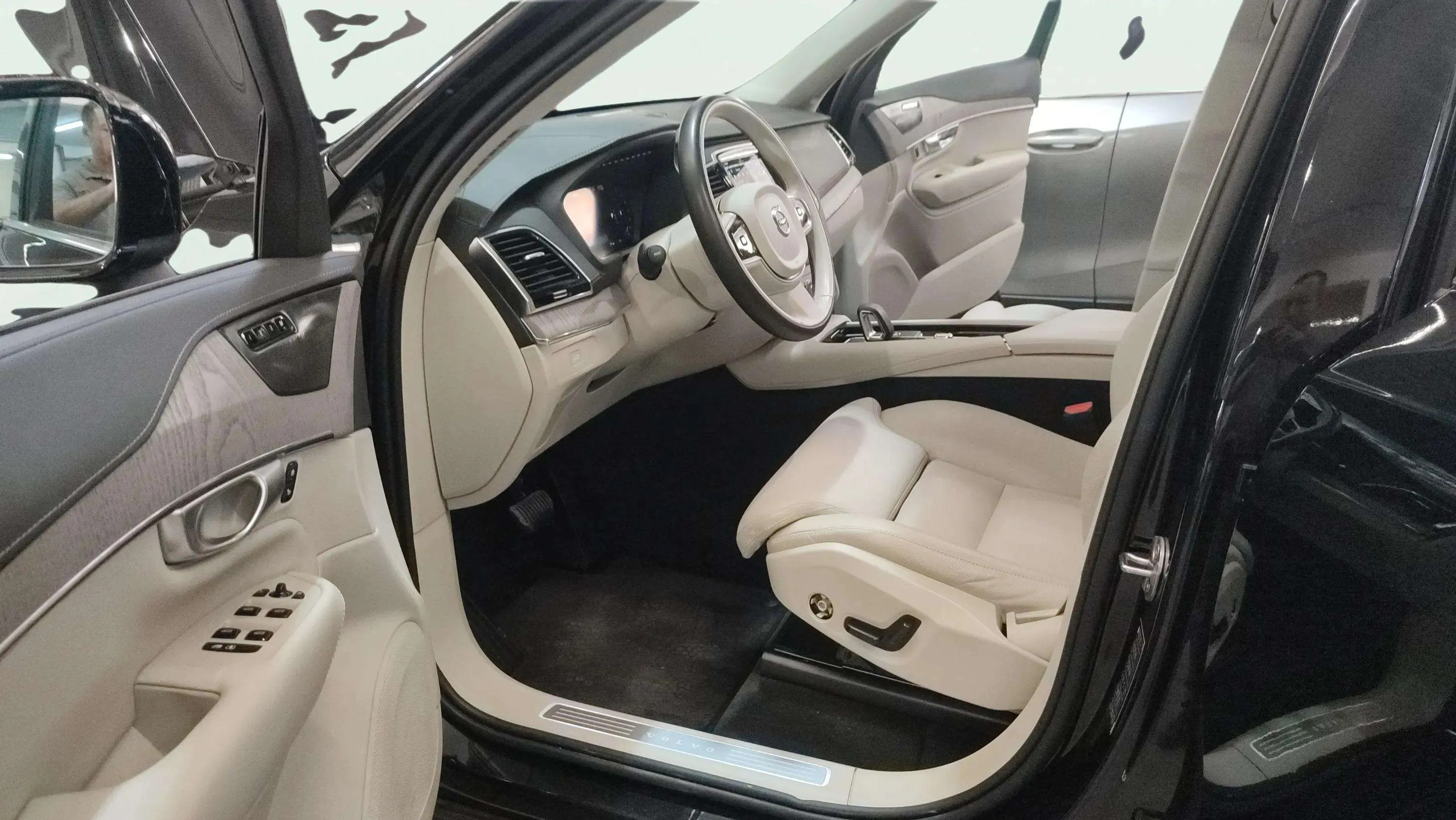Volvo XC90 2.0 B5 D AWD Core - foto 19