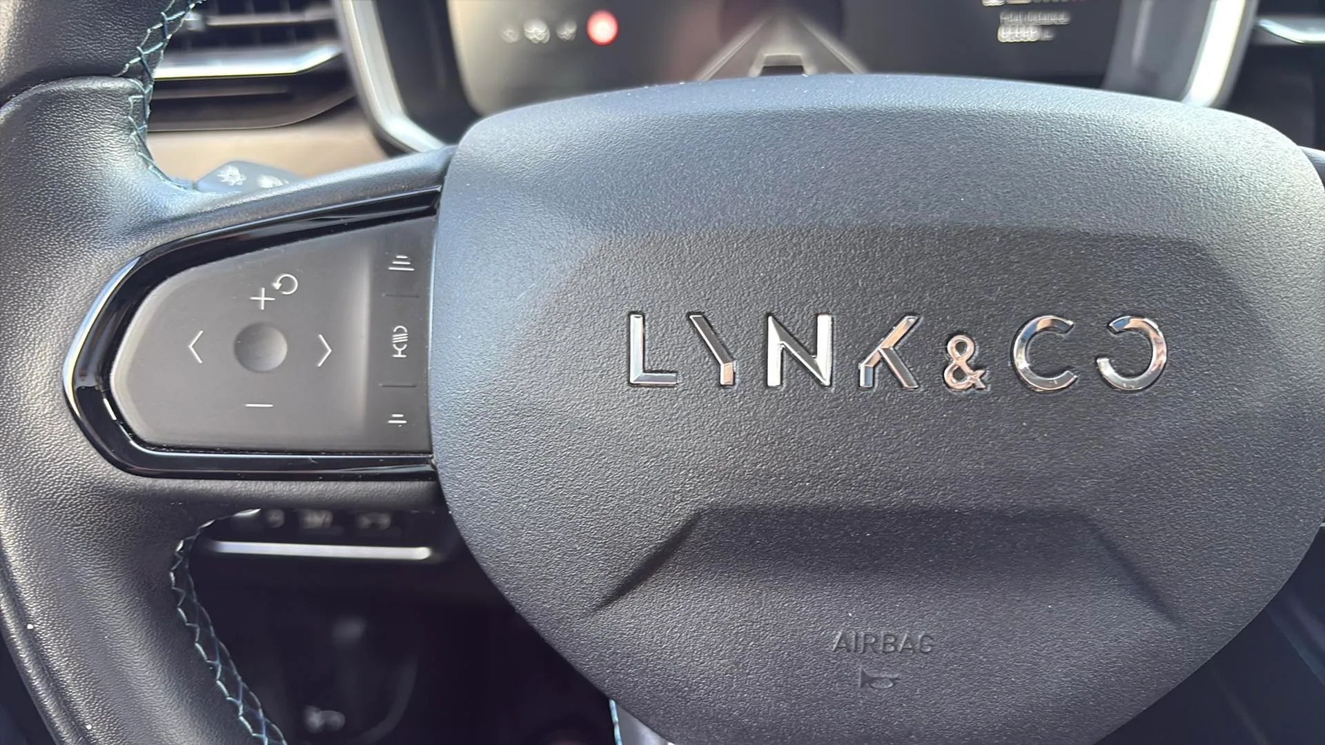 Lynk & Co 01 1.5 PHEV - foto 11
