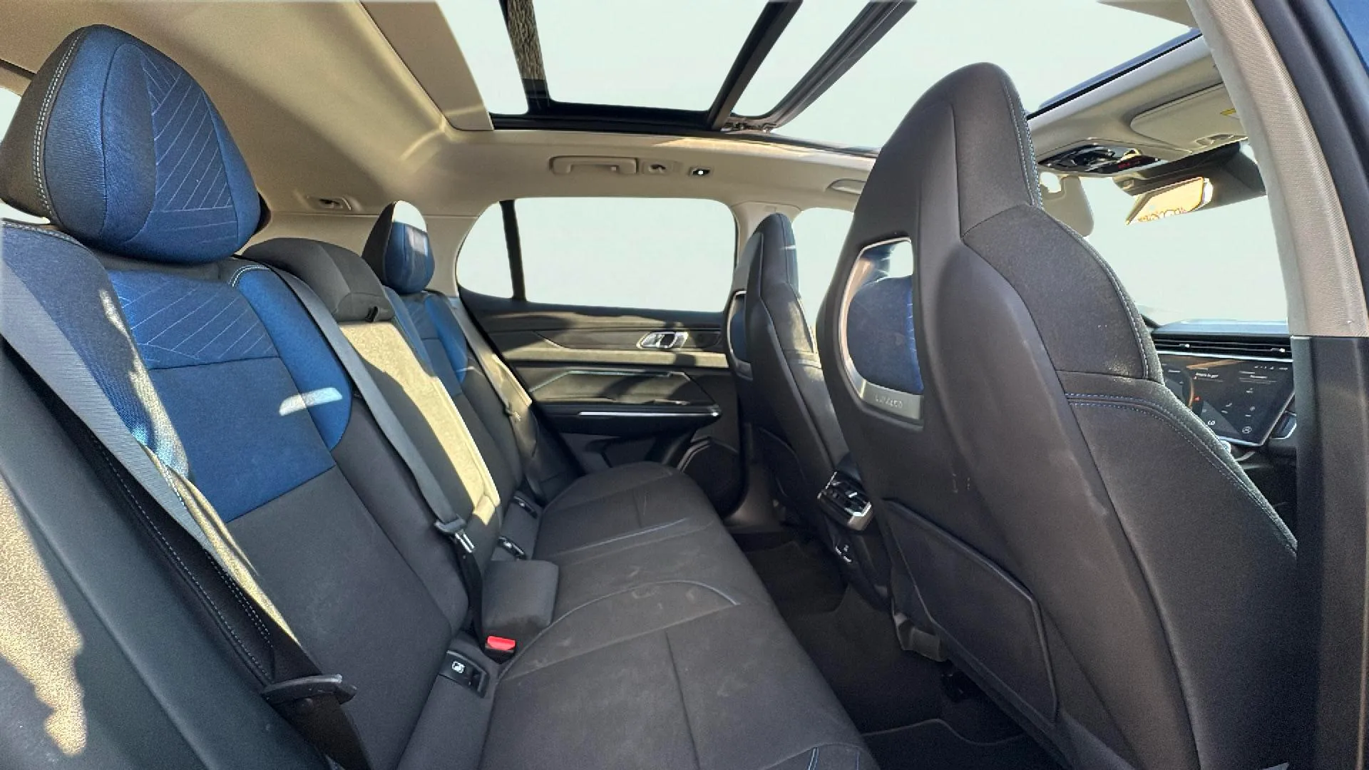 Lynk & Co 01 1.5 PHEV - foto 18
