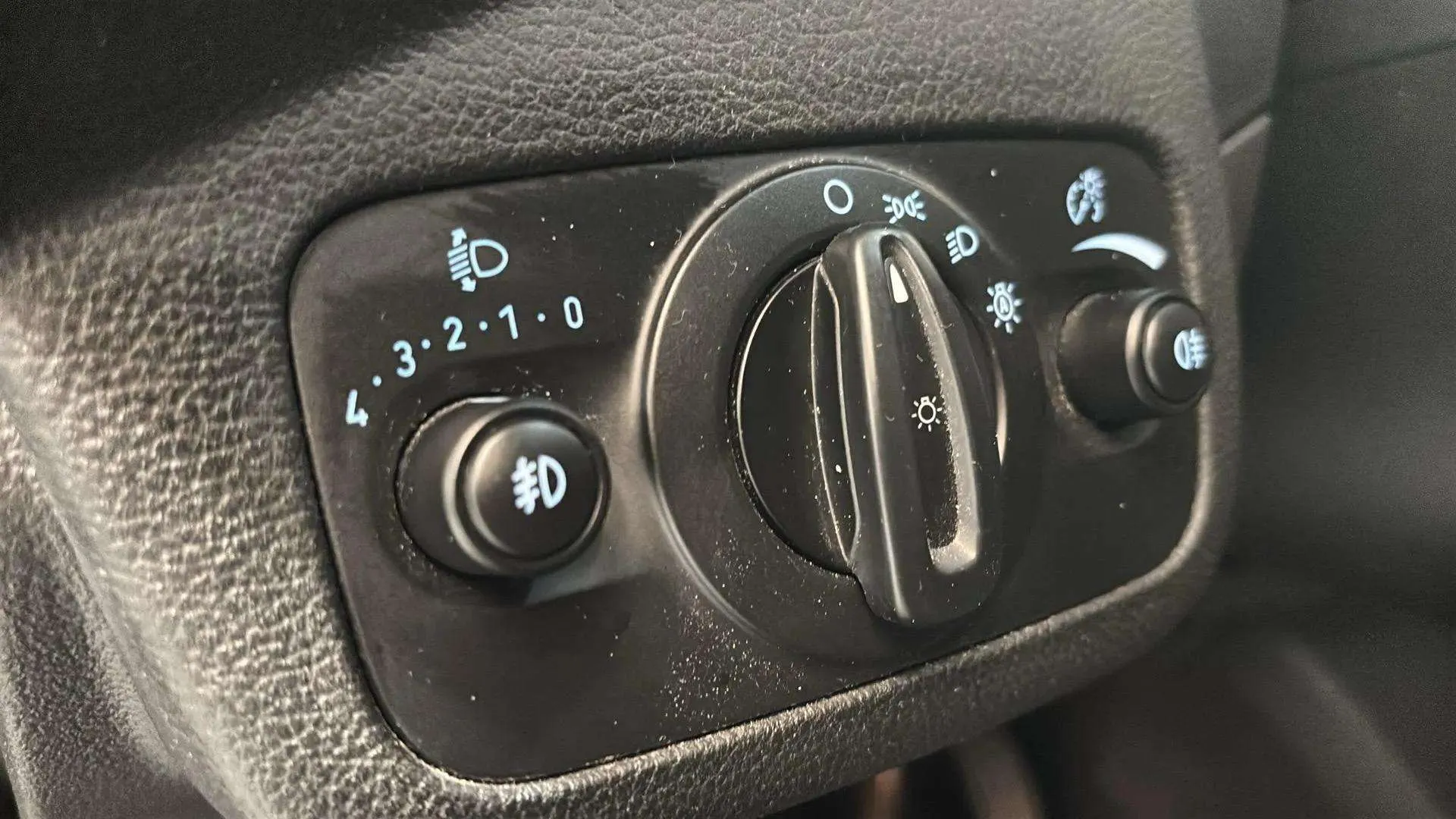 Ford Kuga 1.5 EcoBoost 4x2 Trend+ - foto 19