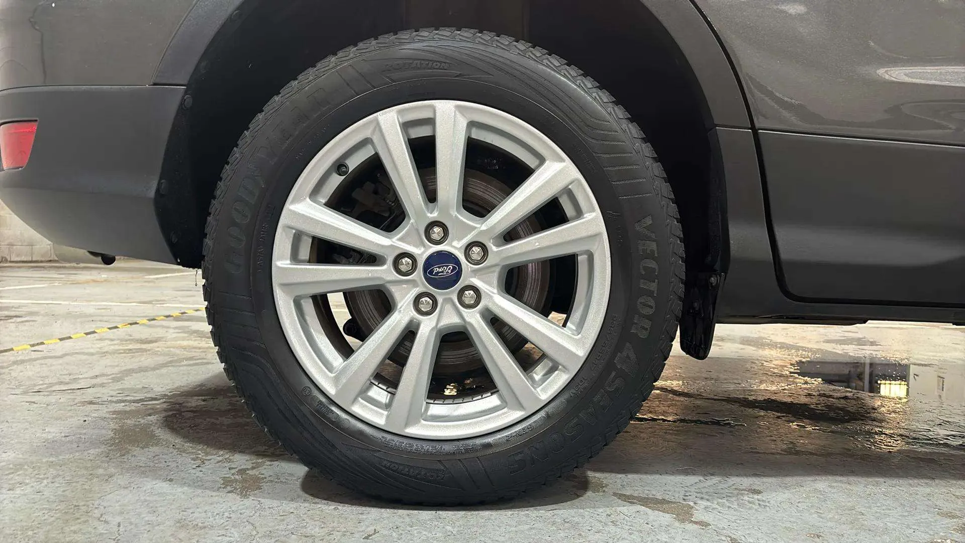 Ford Kuga 1.5 EcoBoost 4x2 Trend+ - foto 28