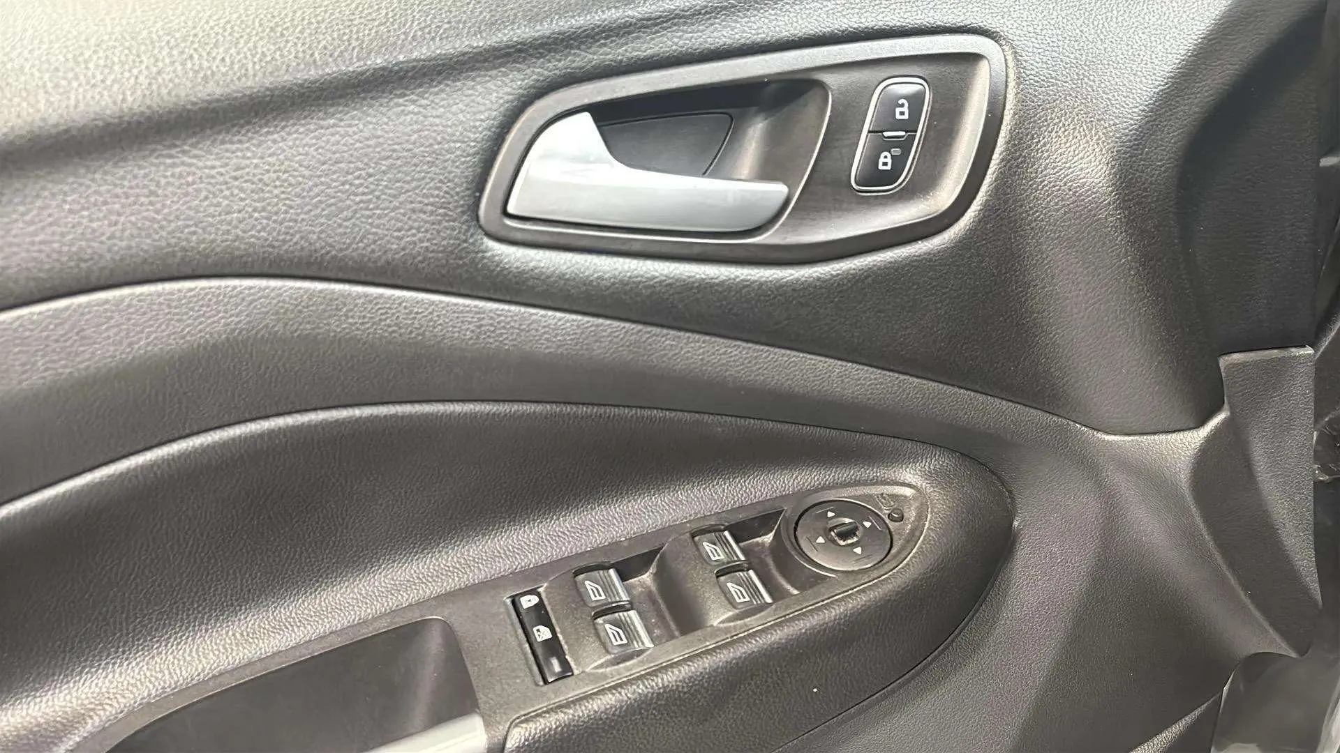 Ford Kuga 1.5 EcoBoost 4x2 Trend+ - foto 20