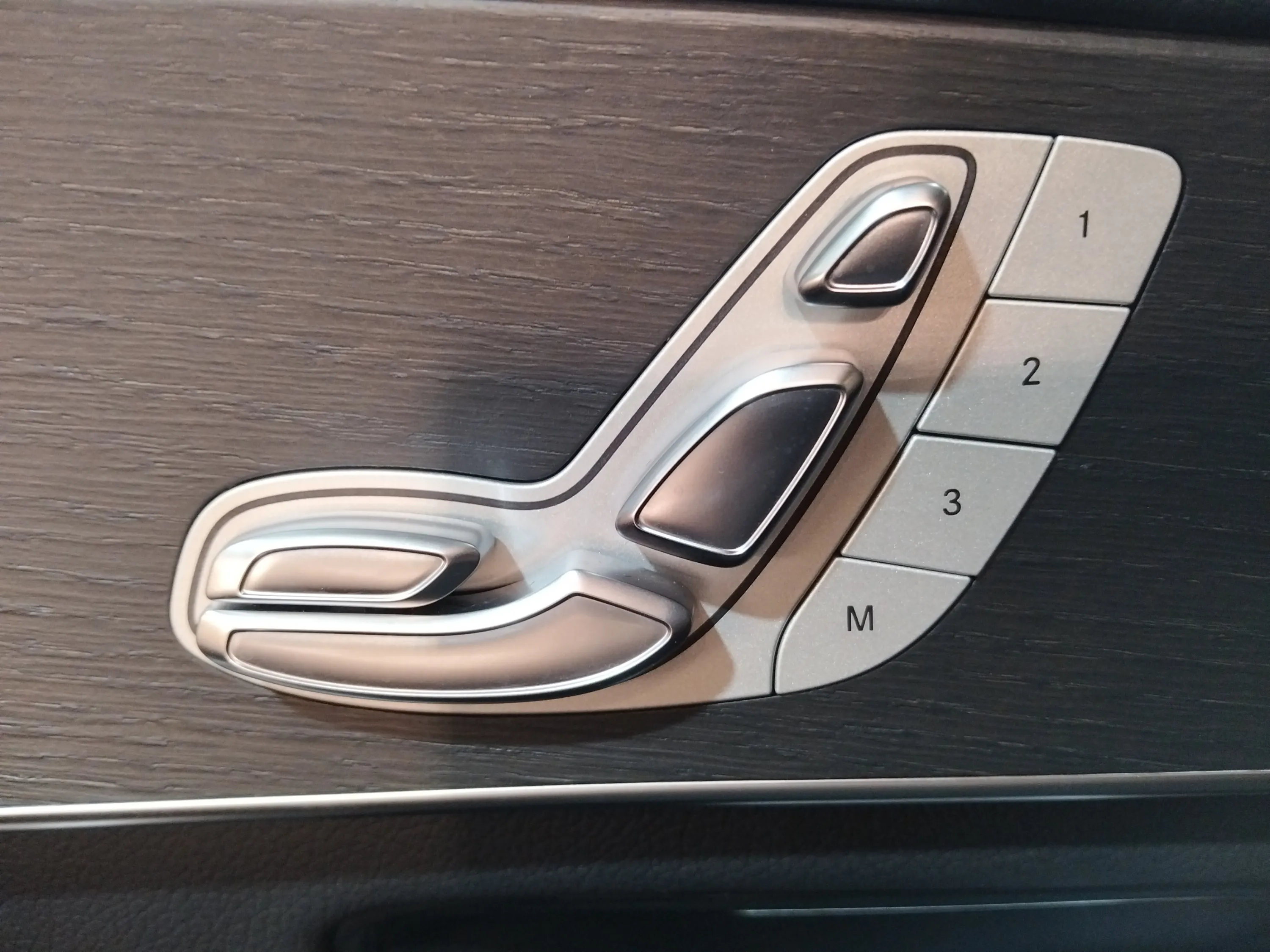 Mercedes-Benz GLC 220 d 4MATIC - foto 30