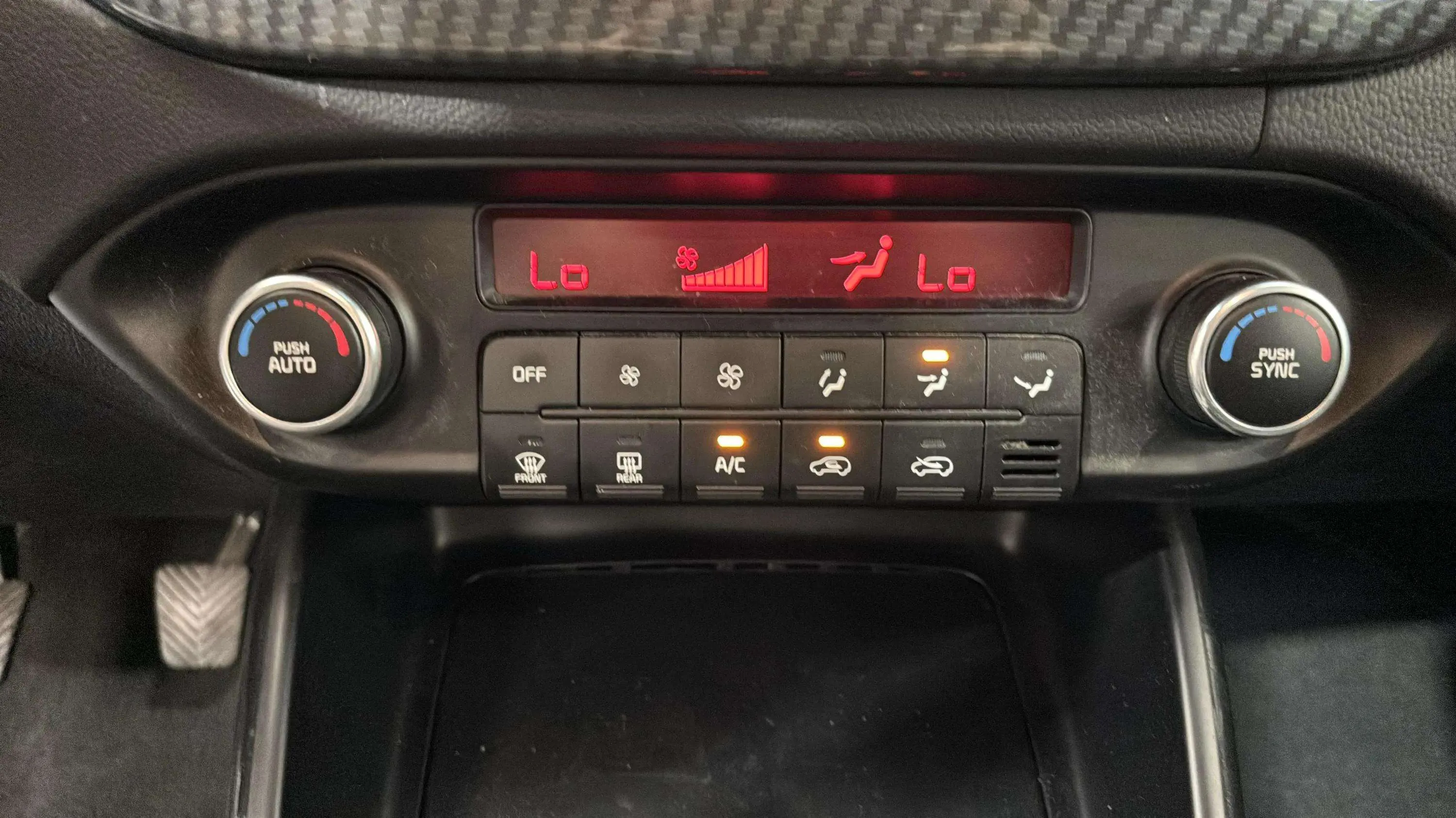 Kia Carens 1.6 GDi Basic - foto 17