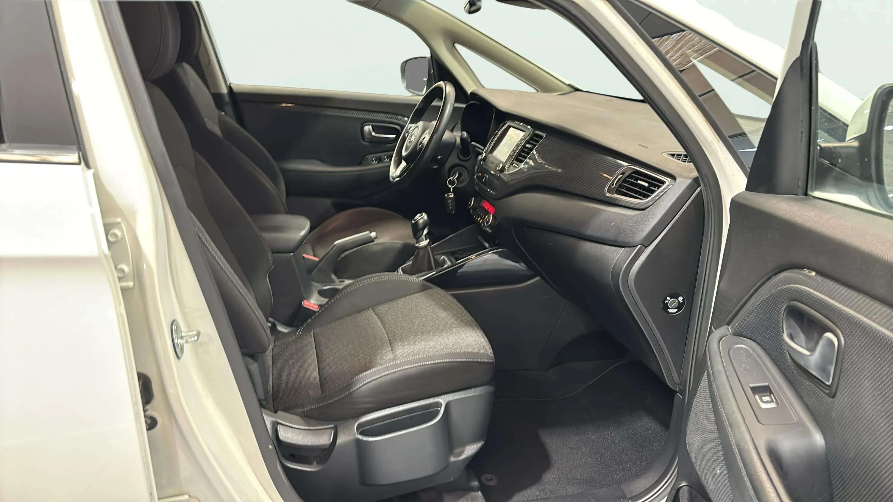 Kia Carens 1.6 GDi Basic - foto 22