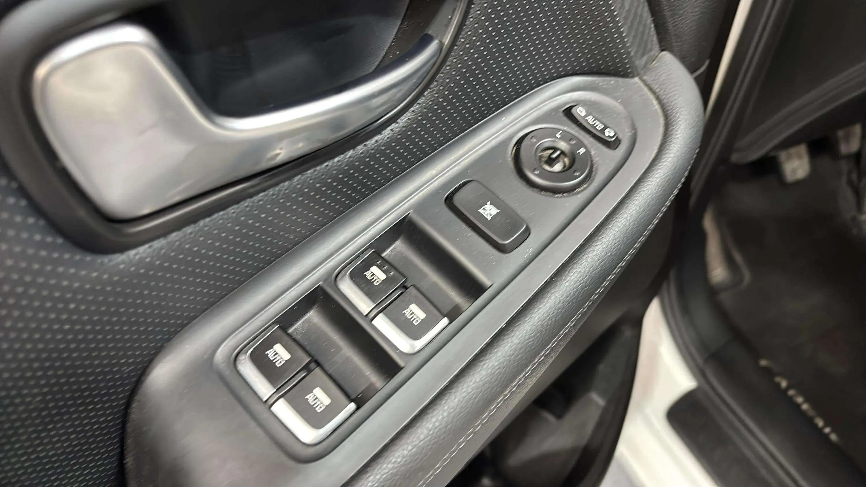 Kia Carens 1.6 GDi Basic - foto 19
