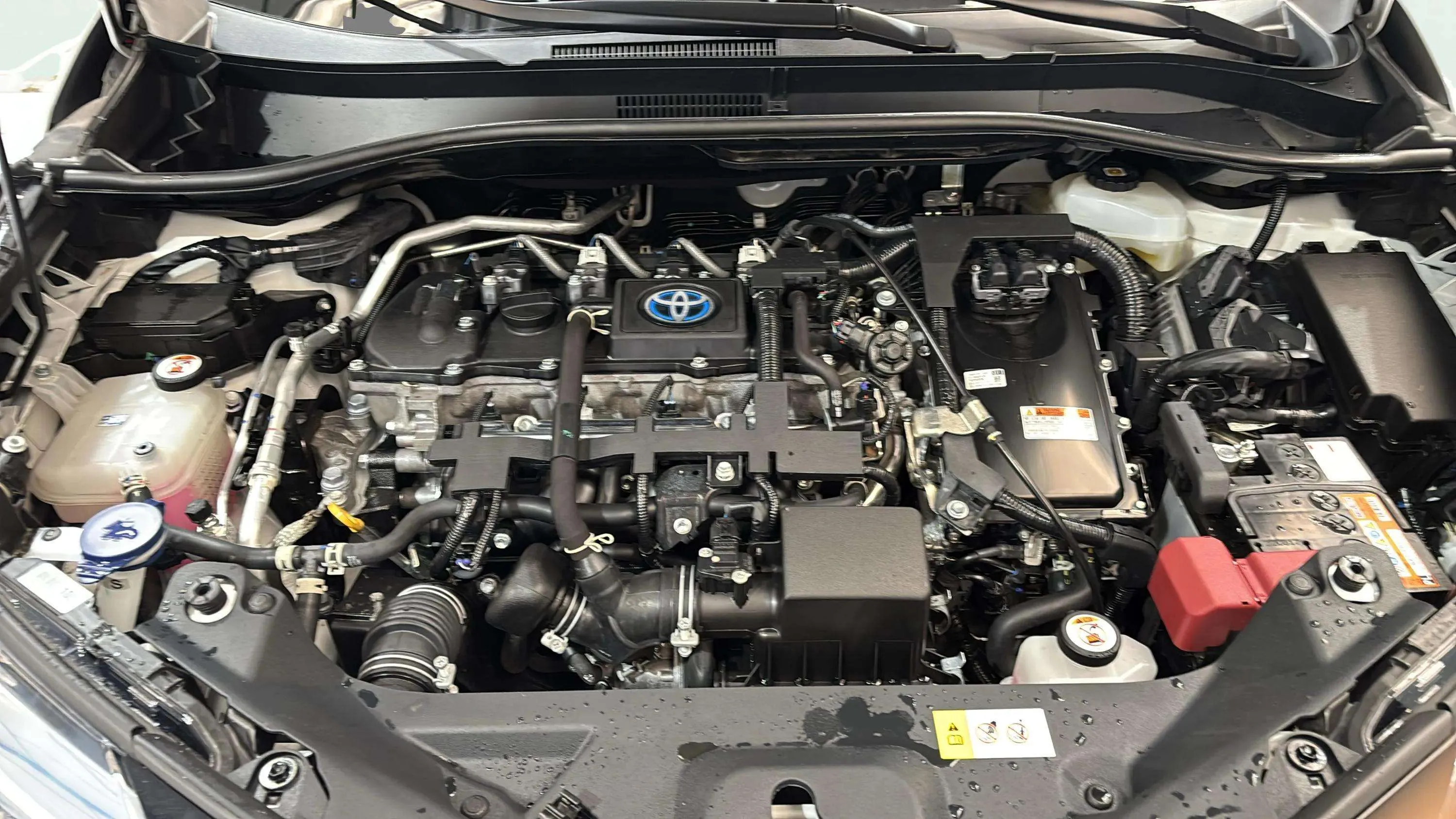 Toyota C-HR 1.8 125H Active - foto 22