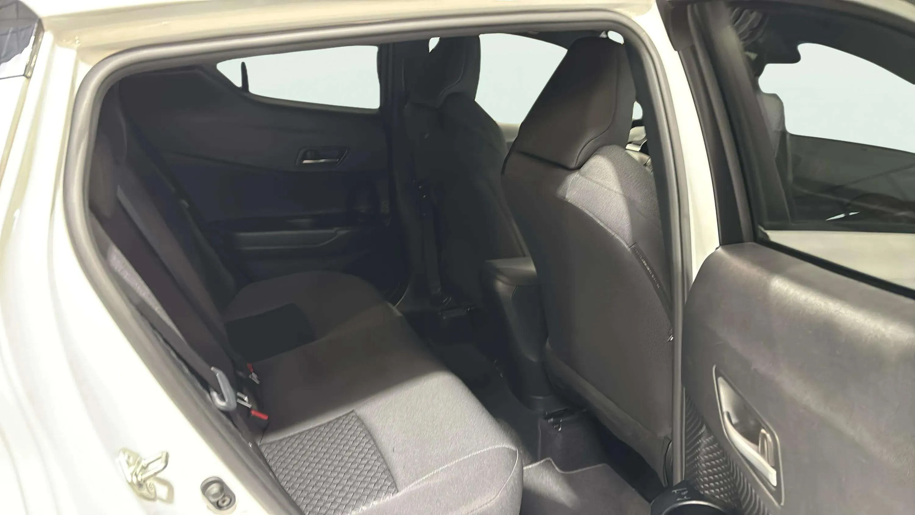 Toyota C-HR 1.8 125H Active - foto 21