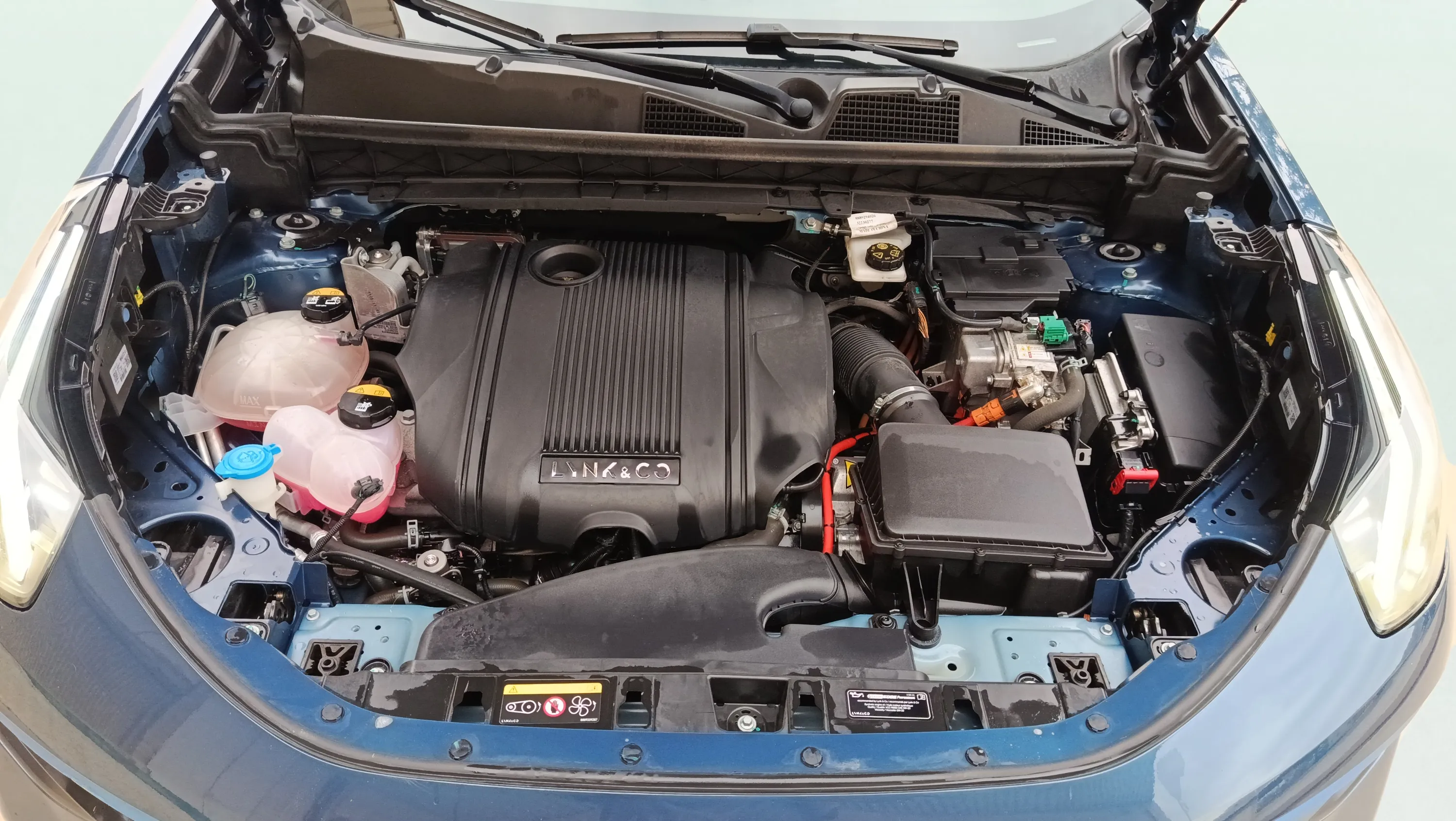 Lynk & Co 01 1.5 PHEV - foto 15