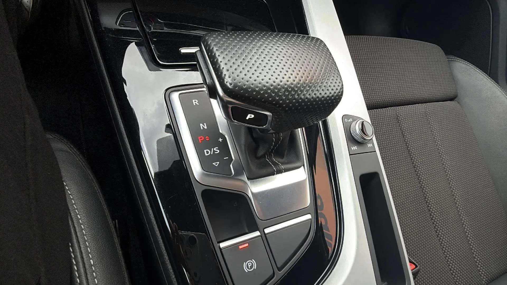 Audi A4 Avant Advanced 30 TDI S tronic - foto 21