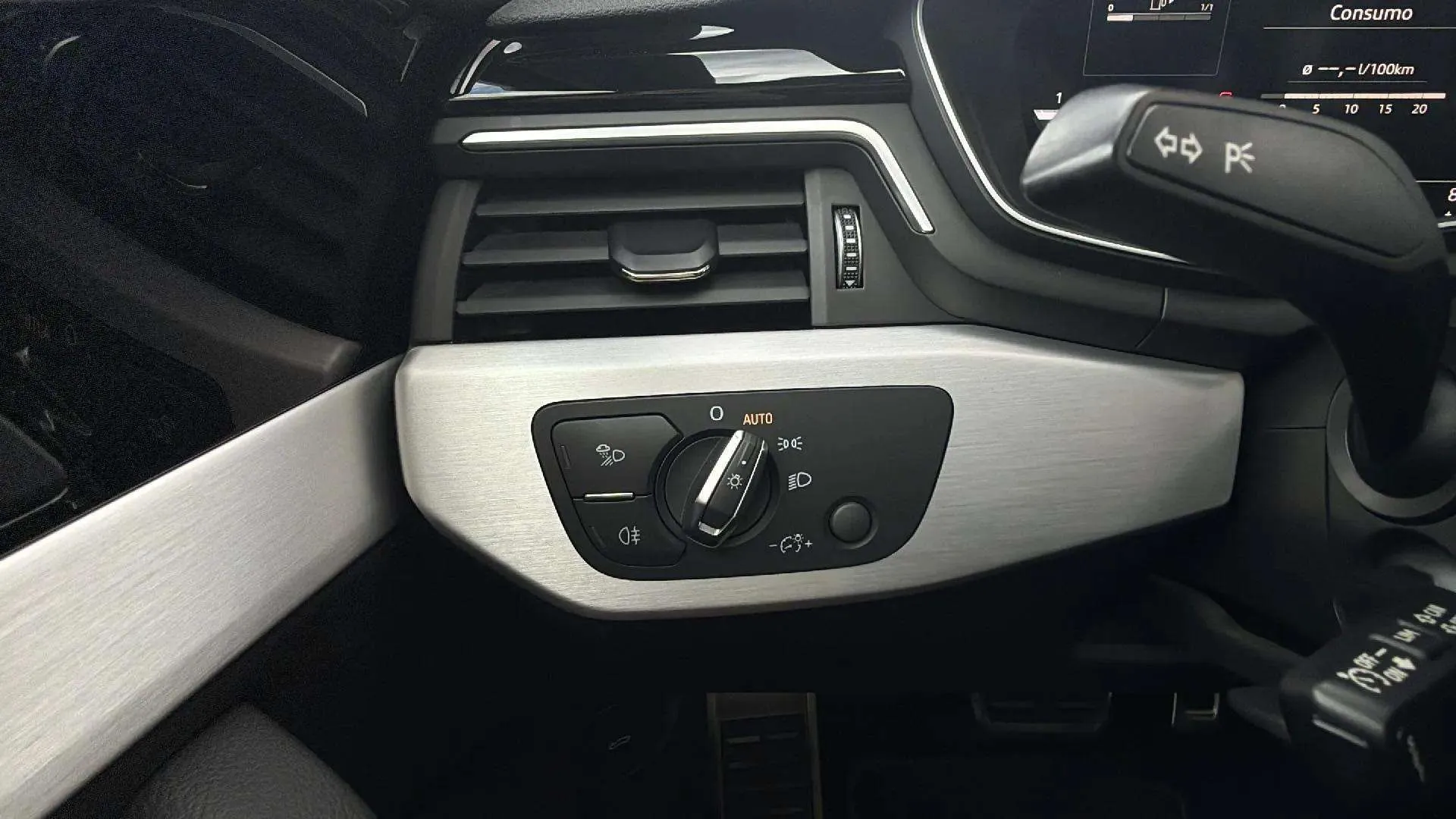 Audi A4 Avant Advanced 30 TDI S tronic - foto 19