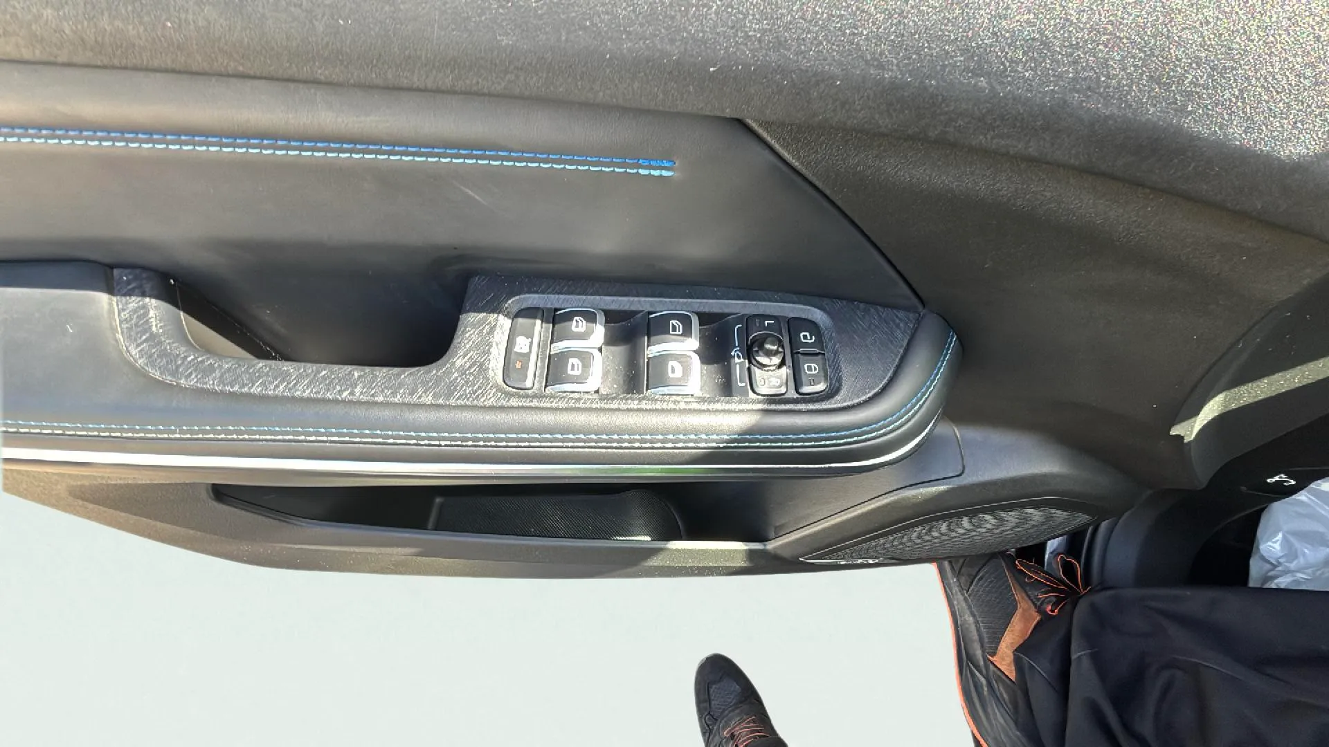 Lynk & Co 01 1.5 PHEV - foto 25