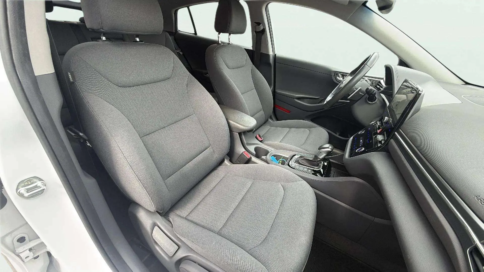 Hyundai Ioniq 1.6 GDI PHEV Klass DT - foto 18