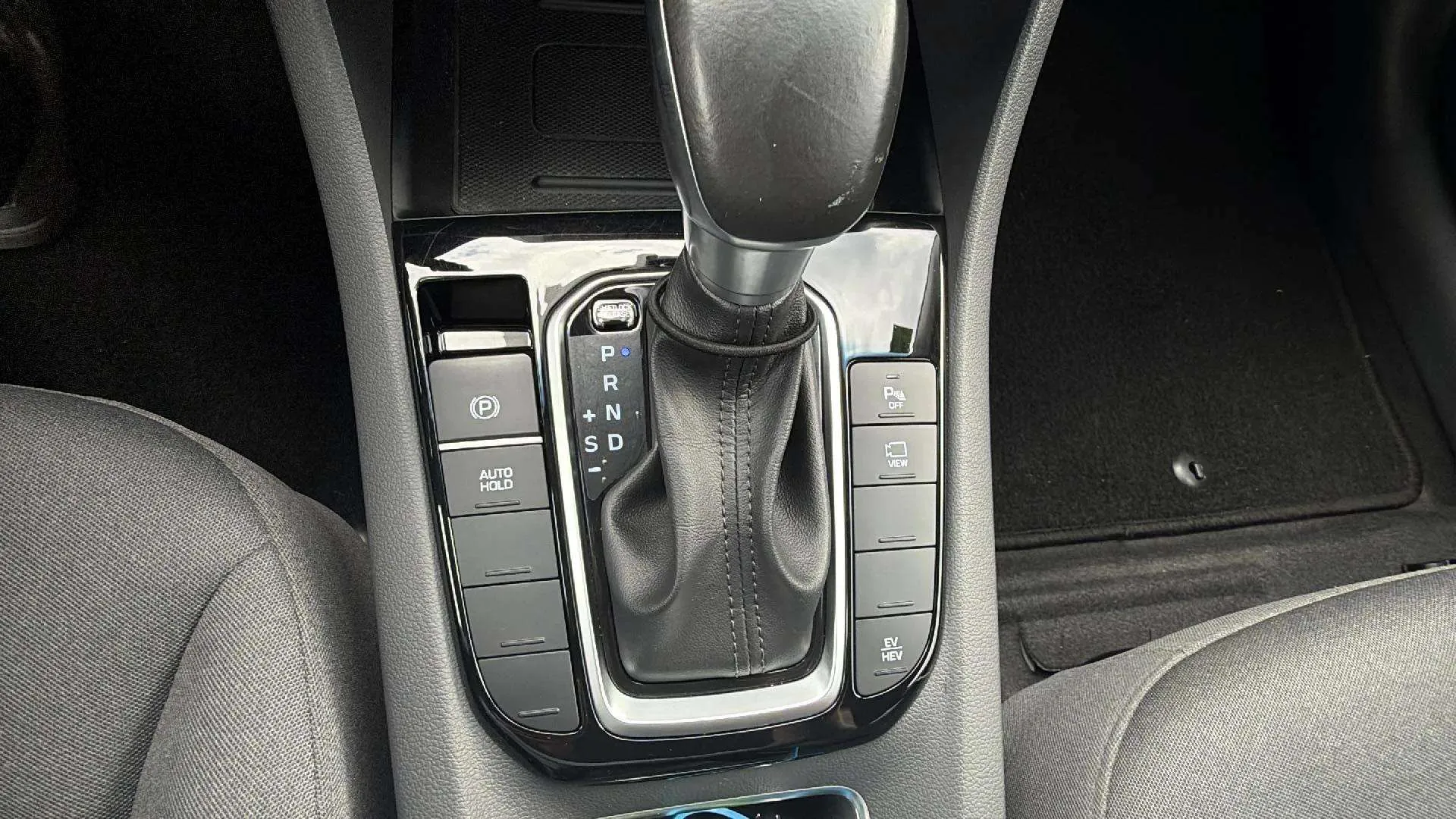 Hyundai Ioniq 1.6 GDI PHEV Klass DT - foto 26