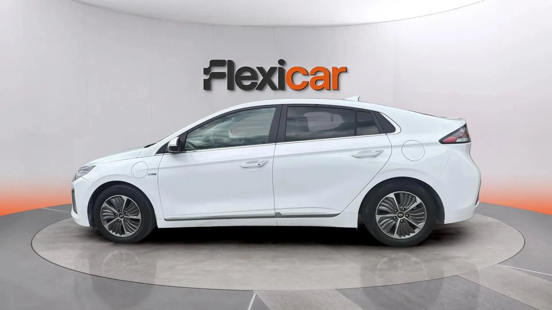 Hyundai Ioniq 1.6 GDI PHEV Klass DT - foto 4