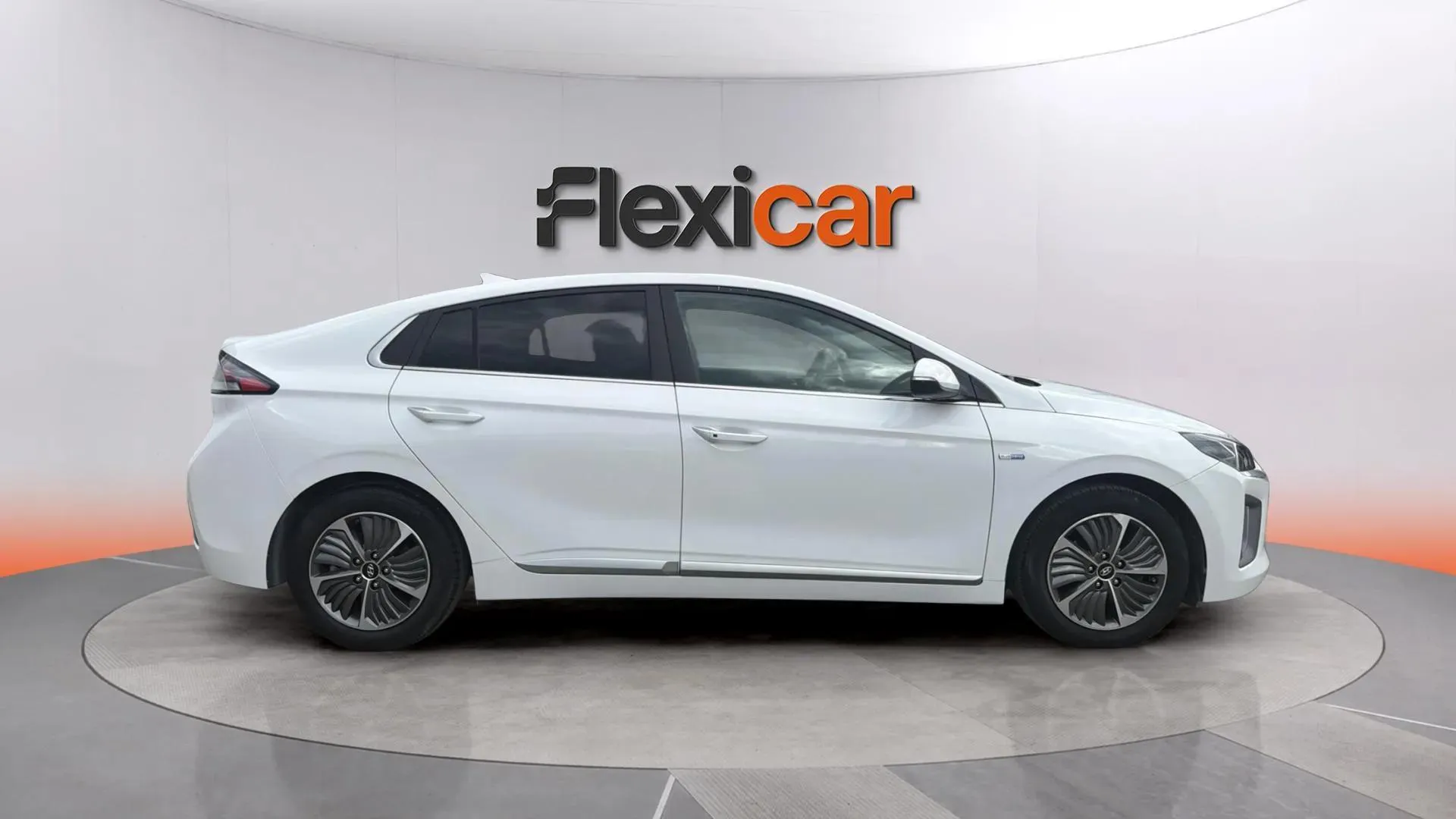 Hyundai Ioniq 1.6 GDI PHEV Klass DT - foto 8