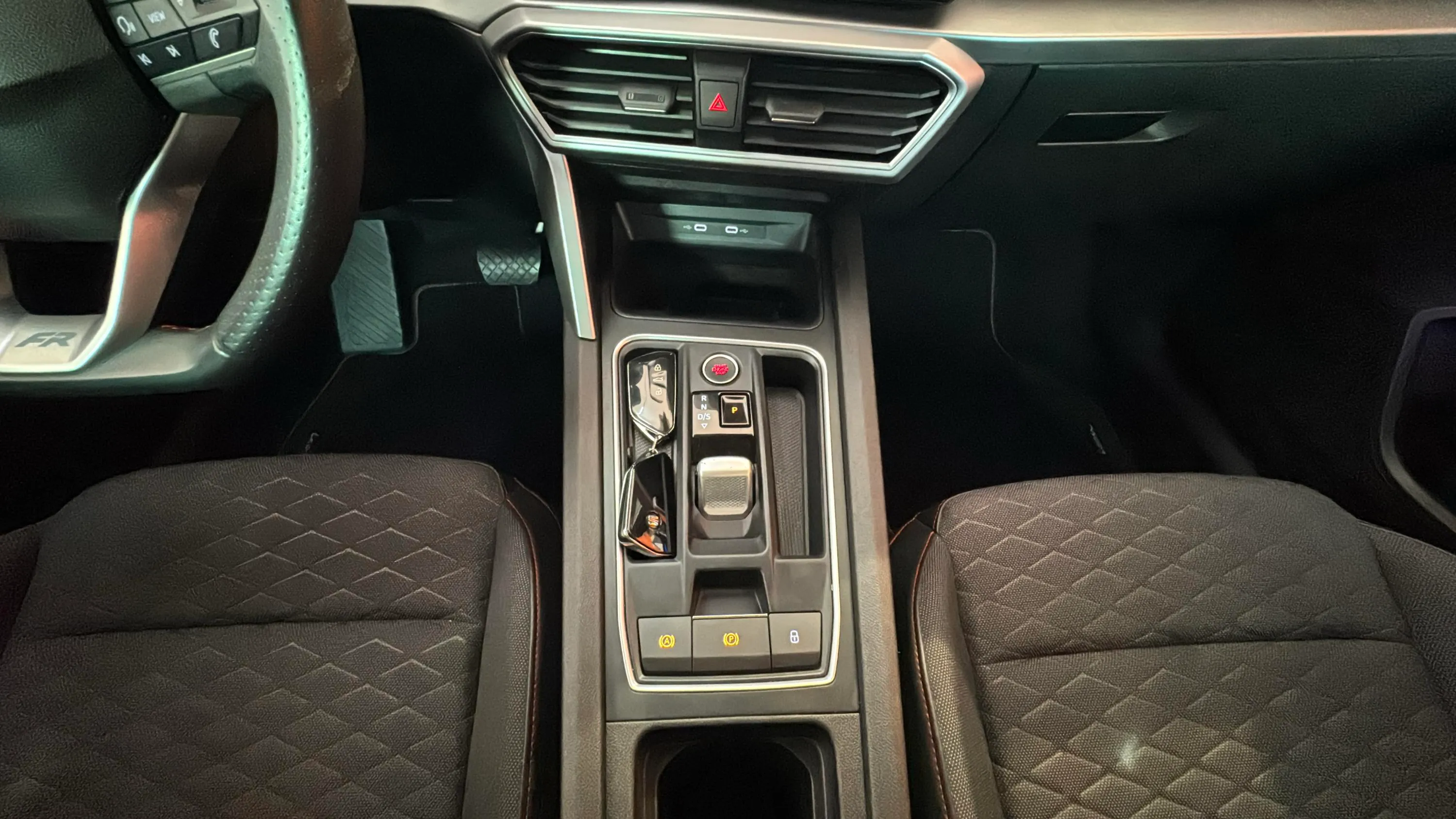 SEAT León 1.5 eTSI DSG-7 FR Go L - foto 12