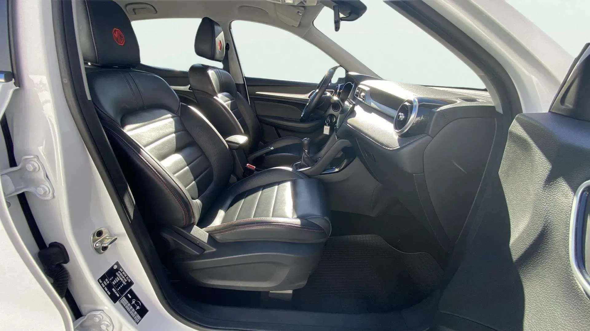 MG ZS 1.5 Luxury - foto 16