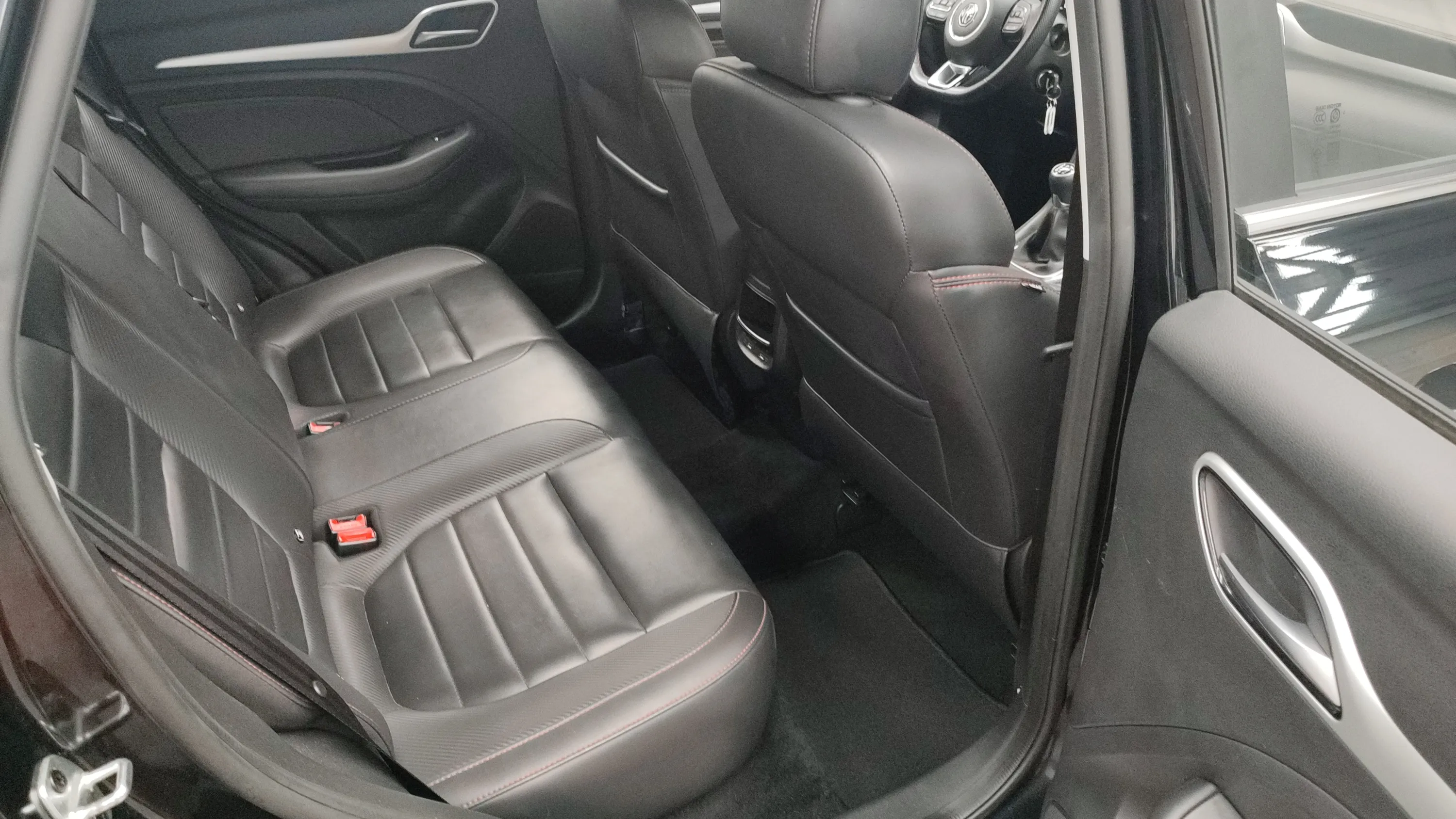 MG ZS 1.5 Luxury - foto 22
