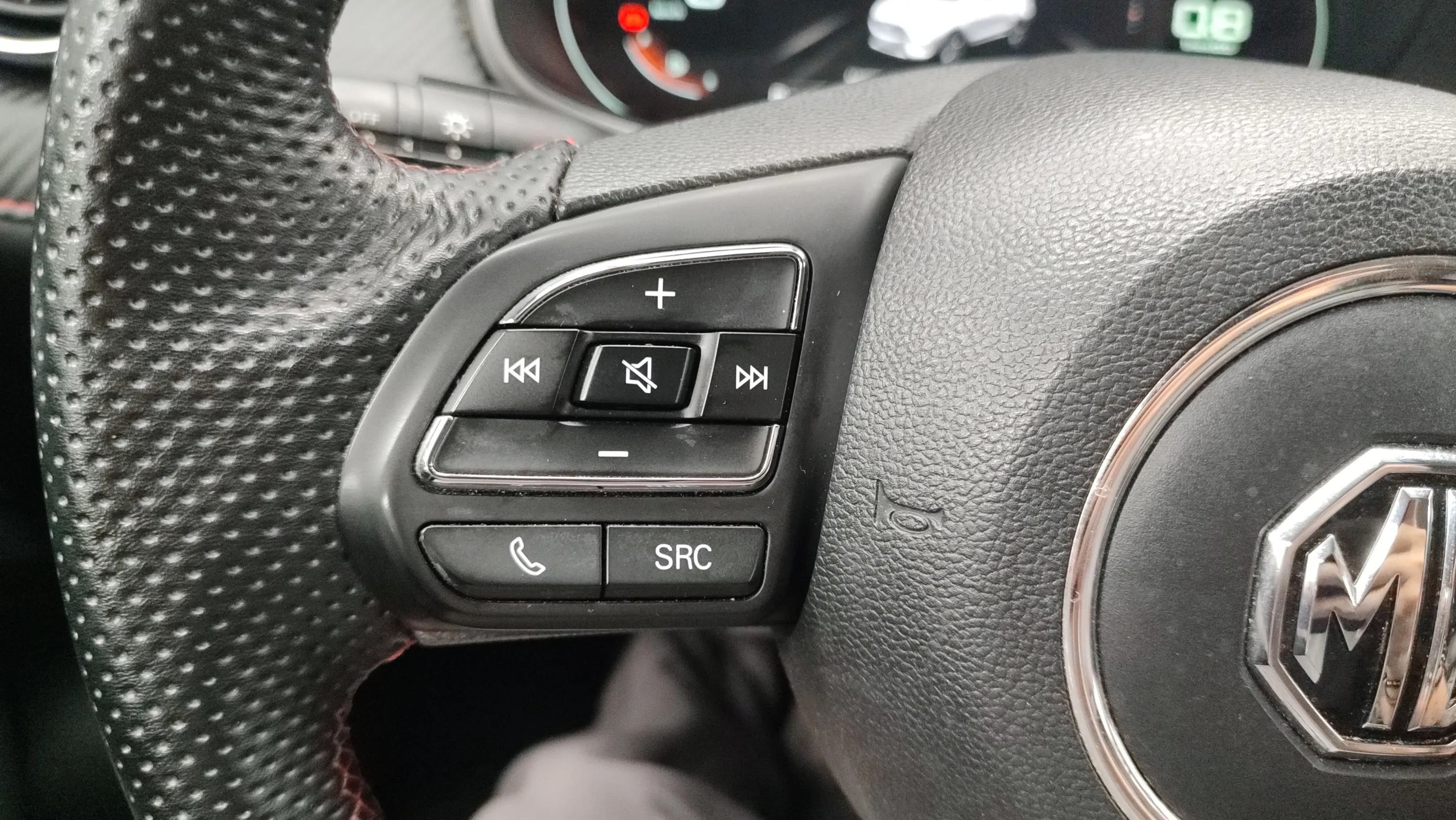 MG ZS 1.5 Luxury - foto 15