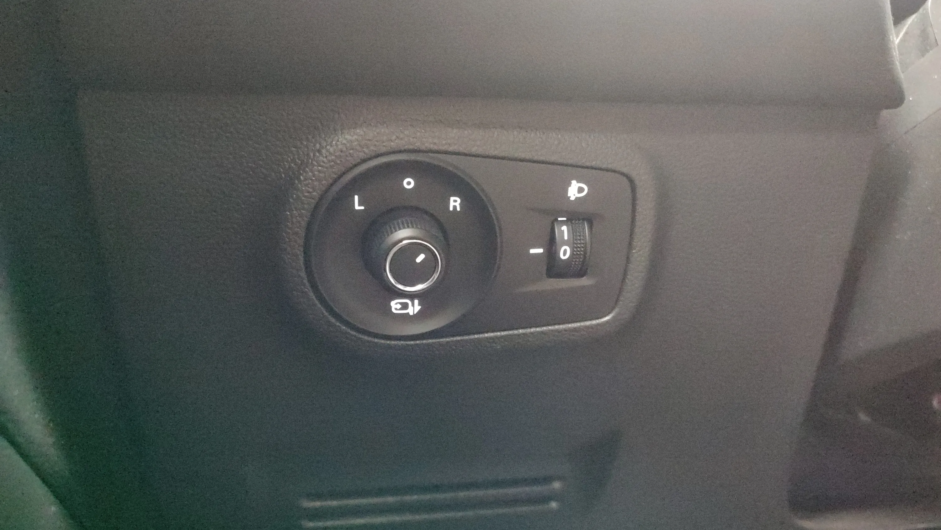 MG ZS 1.5 Luxury - foto 18