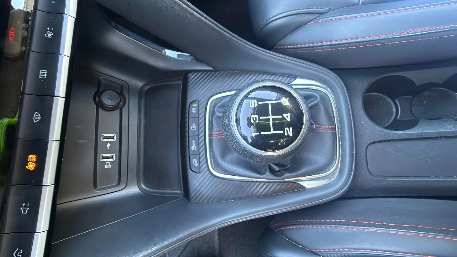 MG ZS 1.5 Luxury - foto 22