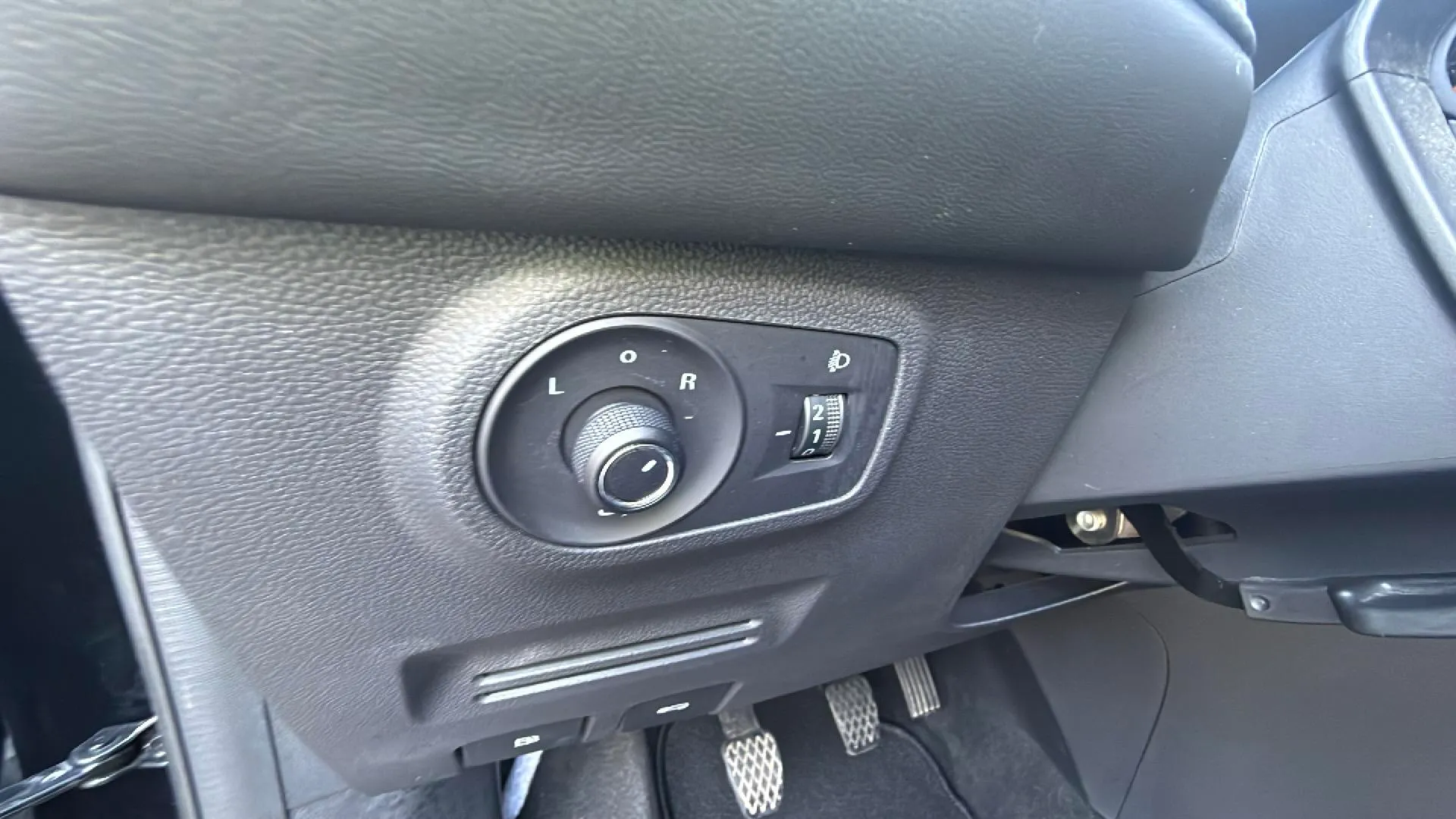 MG ZS 1.5 Luxury - foto 18