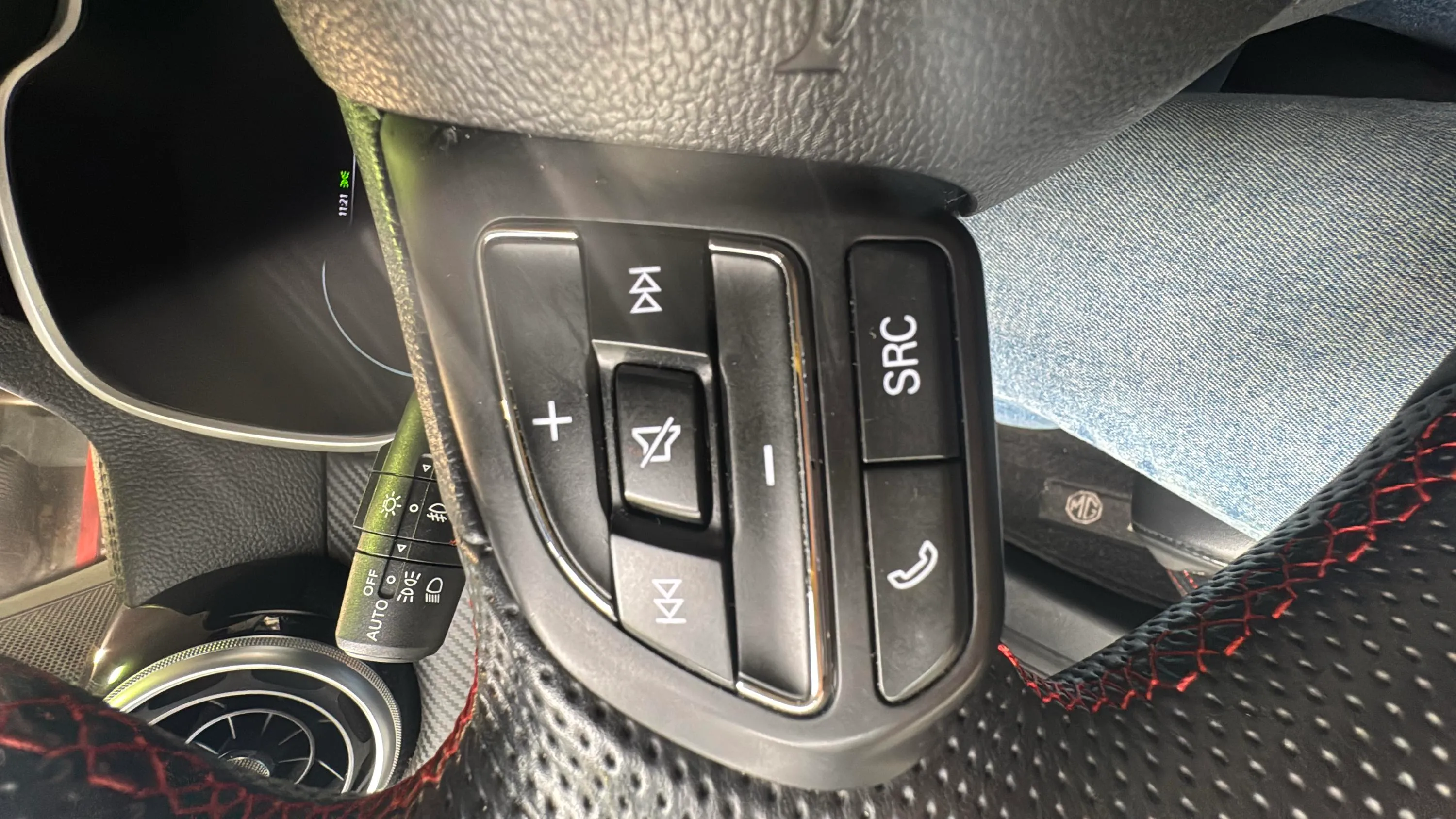 MG ZS 1.5 Luxury - foto 17