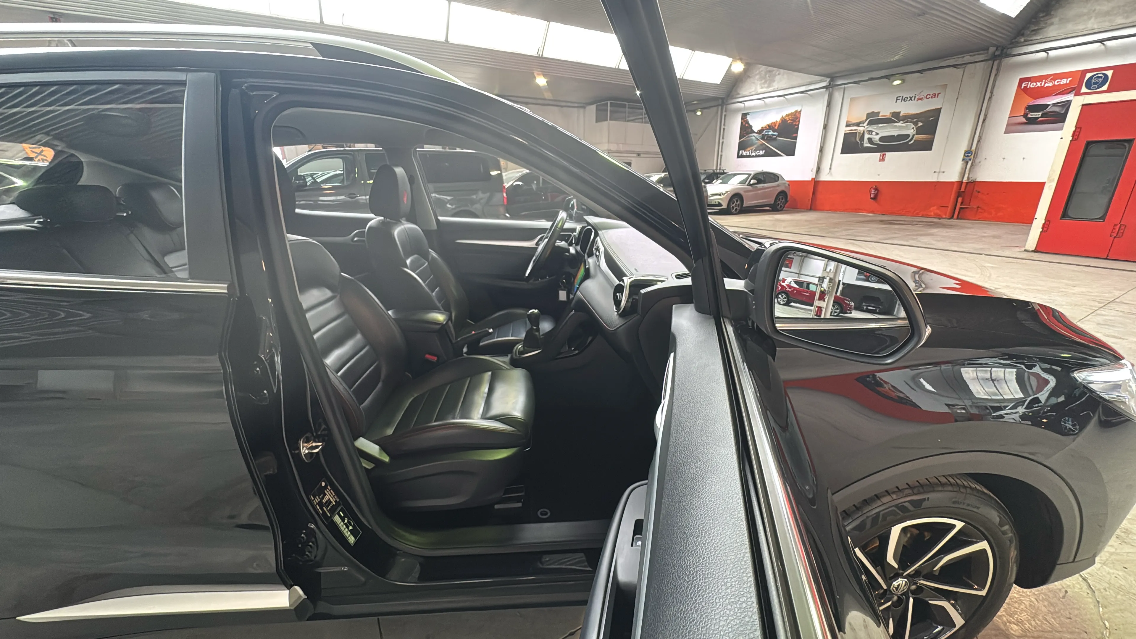 MG ZS 1.5 Luxury - foto 13