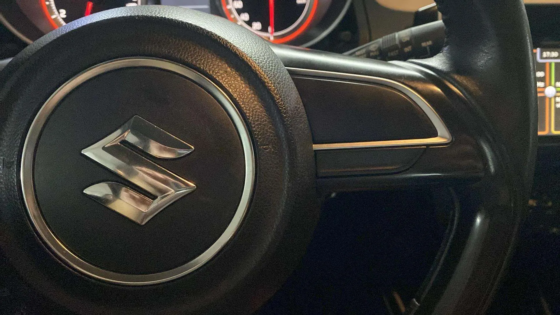 Suzuki Swift 1.2 GLE 4WD - foto 11