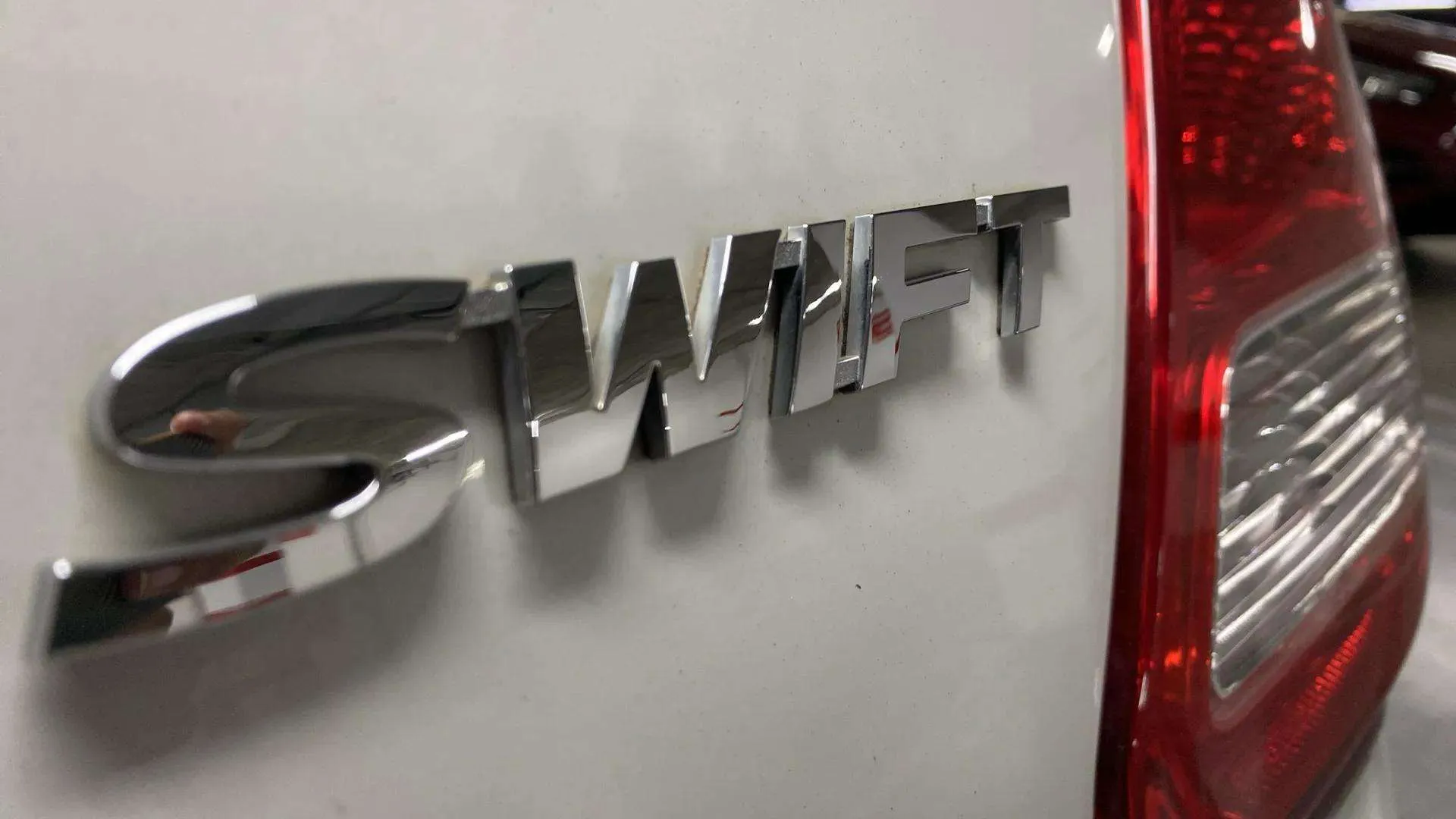 Suzuki Swift 1.2 GLE 4WD - foto 28