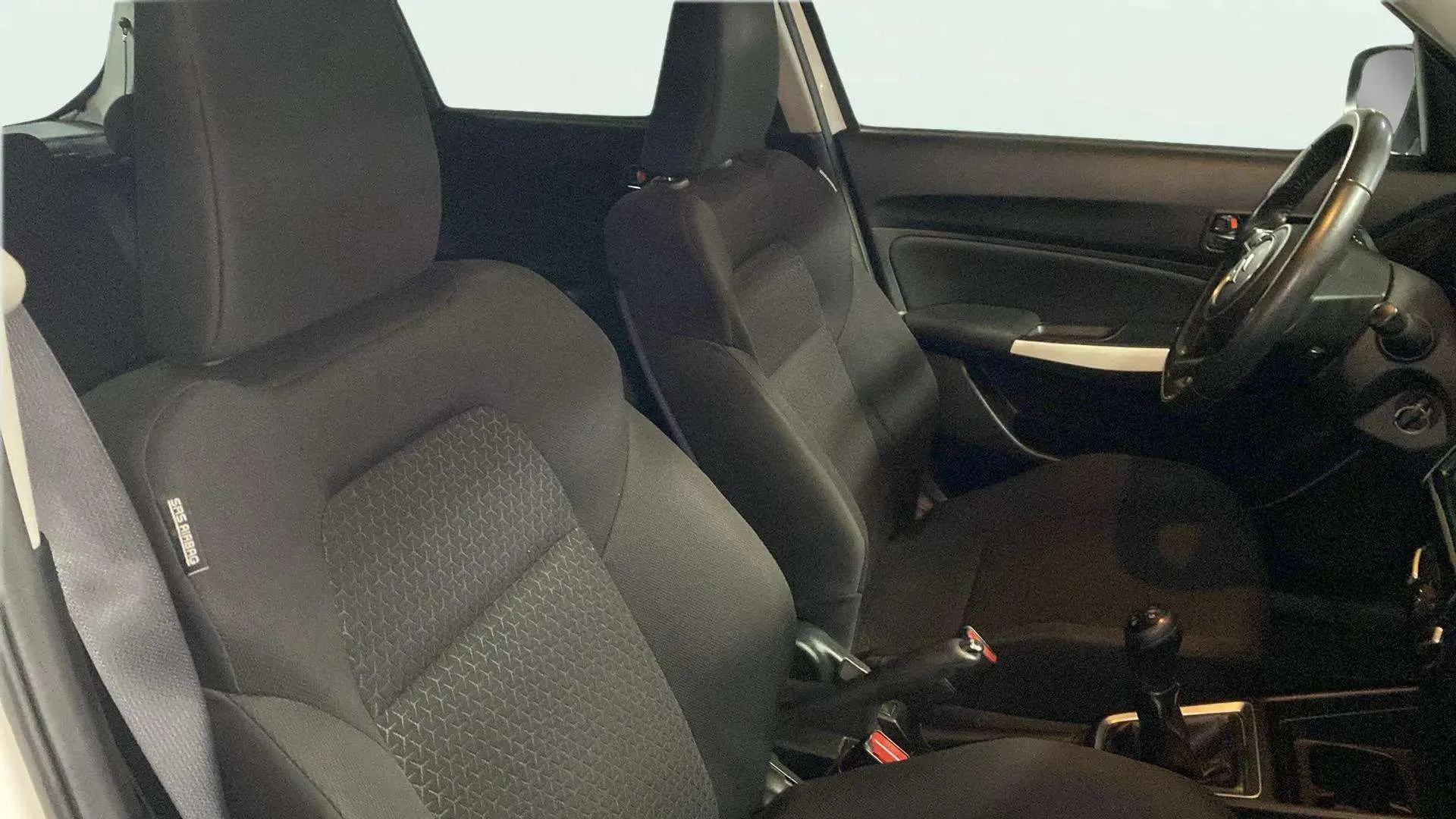 Suzuki Swift 1.2 GLE 4WD - foto 18