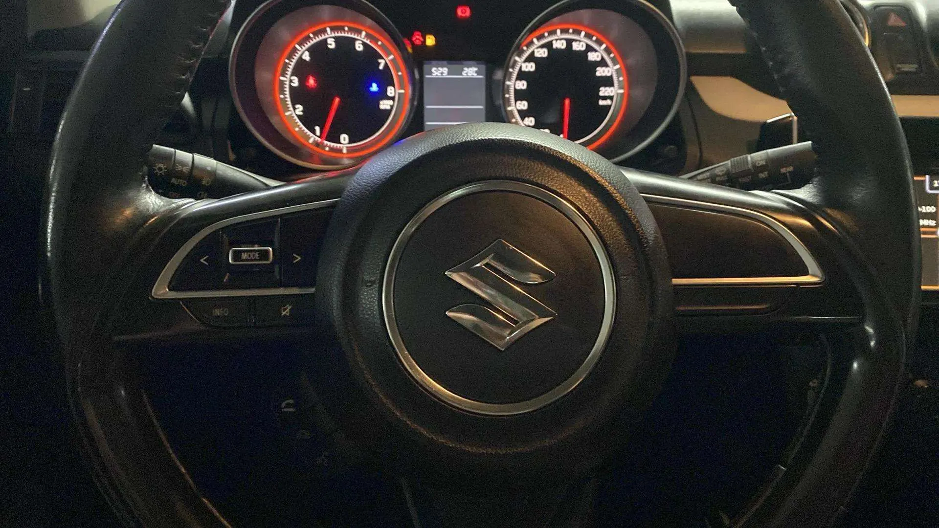 Suzuki Swift 1.2 GLE 4WD - foto 10