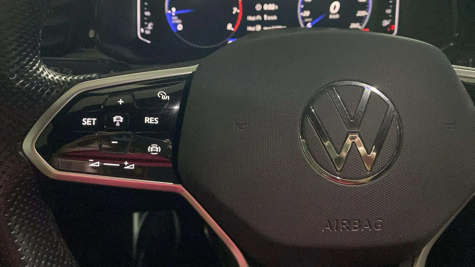 Volkswagen T-Roc Advance R-Line 1.5 TSI - foto 11