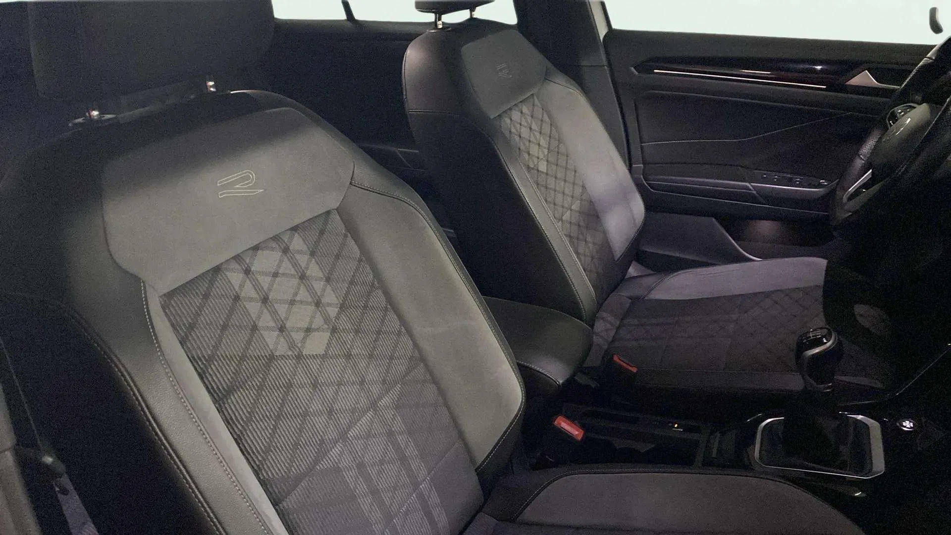 Volkswagen T-Roc Advance R-Line 1.5 TSI - foto 24