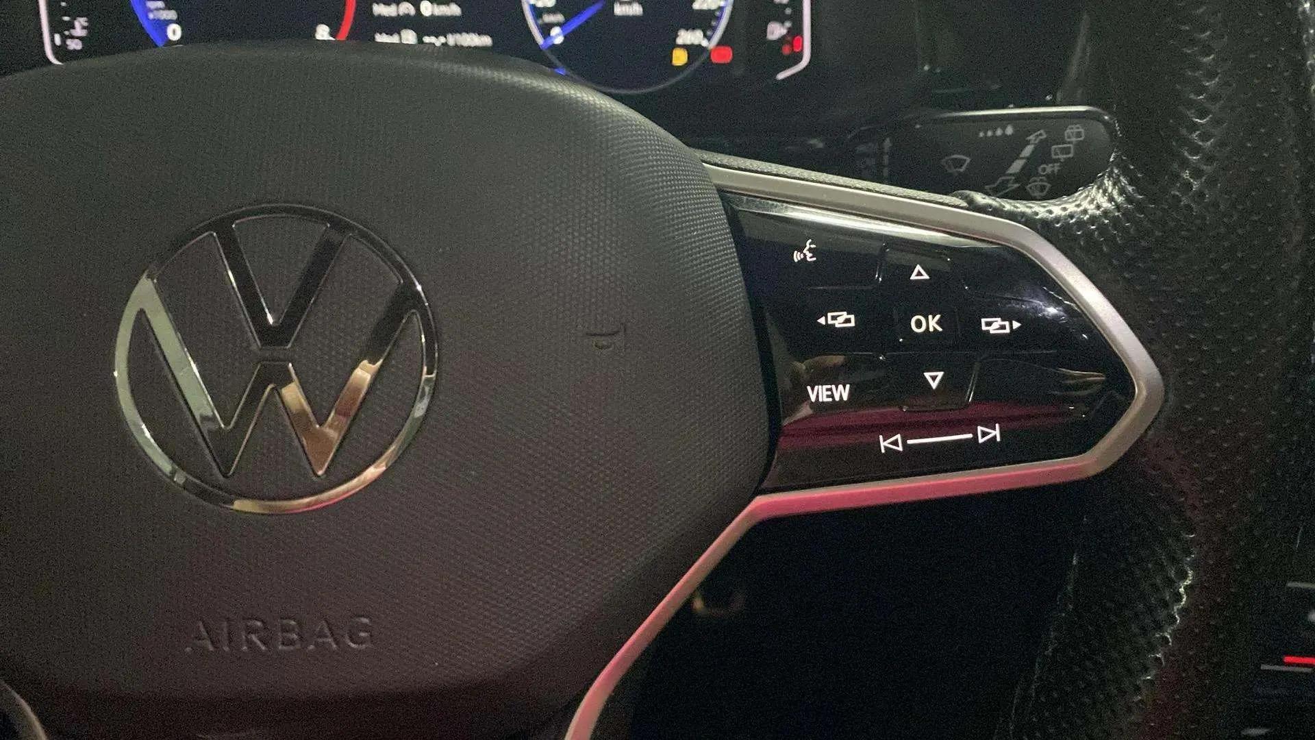 Volkswagen T-Roc Advance R-Line 1.5 TSI - foto 12