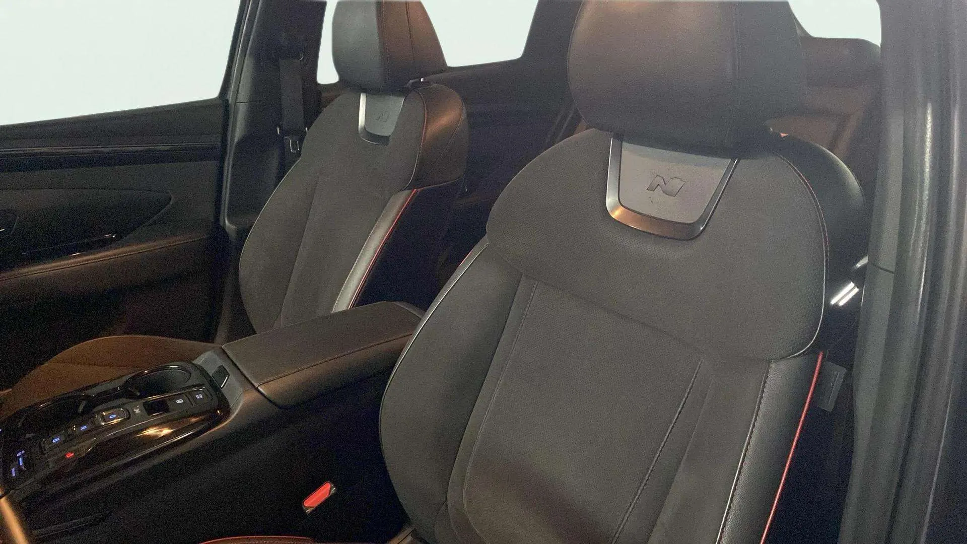 Hyundai Tucson 1.6 T-GDi 48V Tecno Sky DCT - foto 22