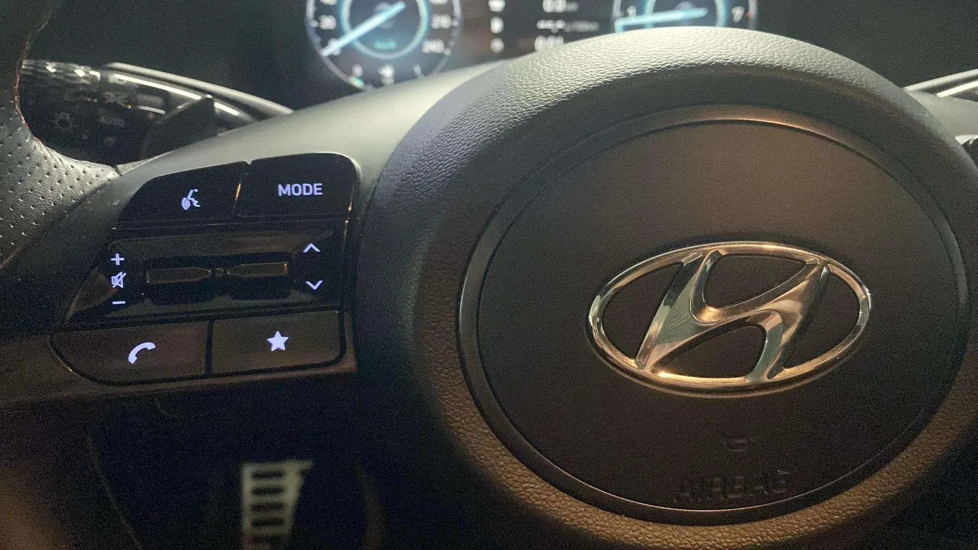 Hyundai Tucson 1.6 T-GDi 48V Tecno Sky DCT - foto 11